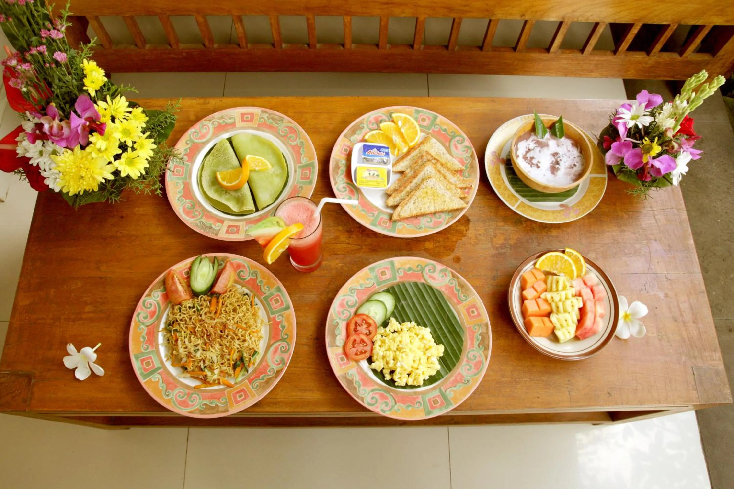 Food and drinks in Suryadina Guest House