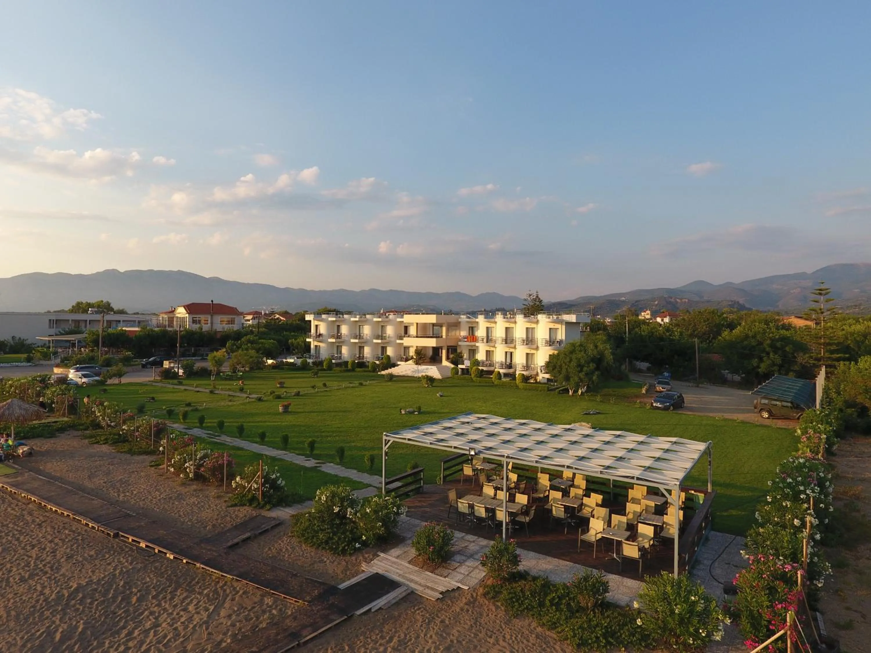 Garden in Ostria Hotel Kakovatos Beach