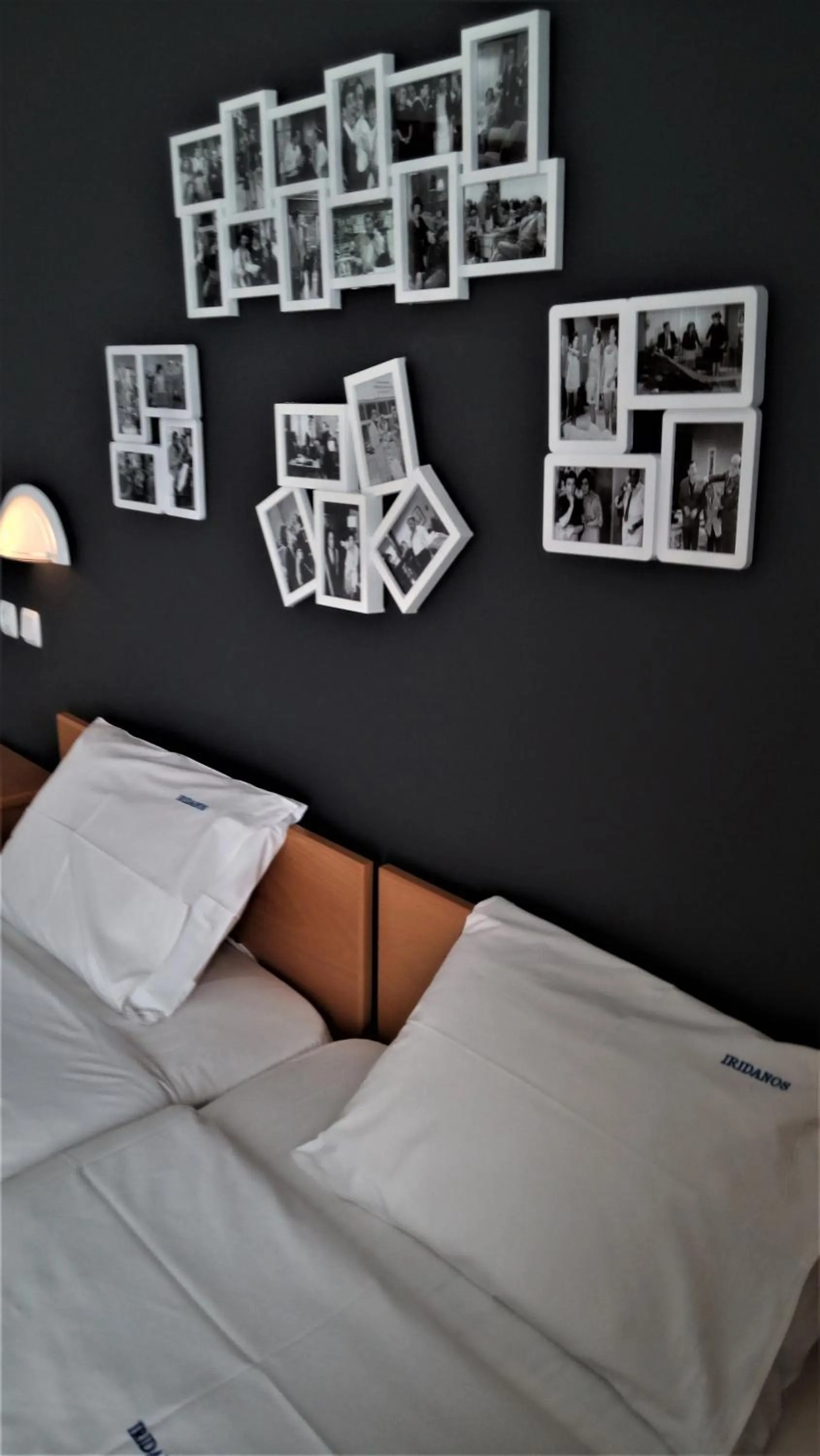 Bedroom, Bed in Iridanos