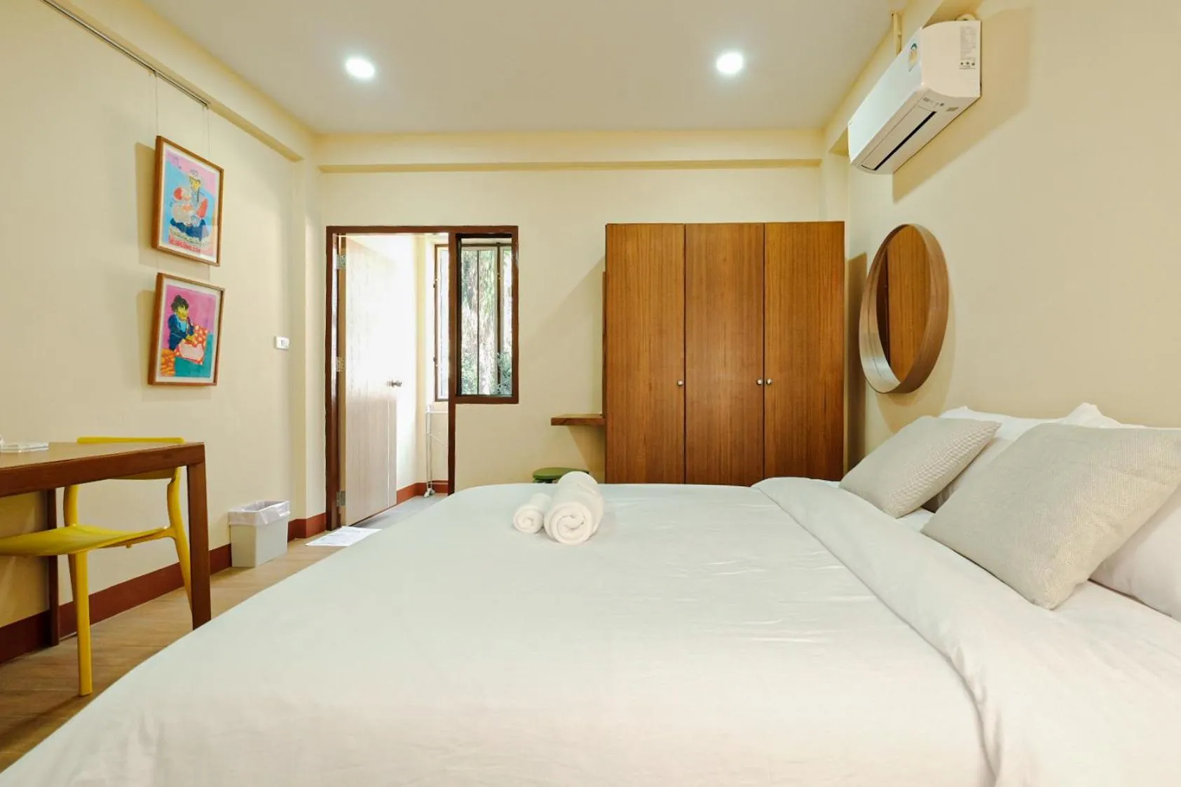 Photo of the whole room, Bed in Thong Poon Apartment Chiang Mai