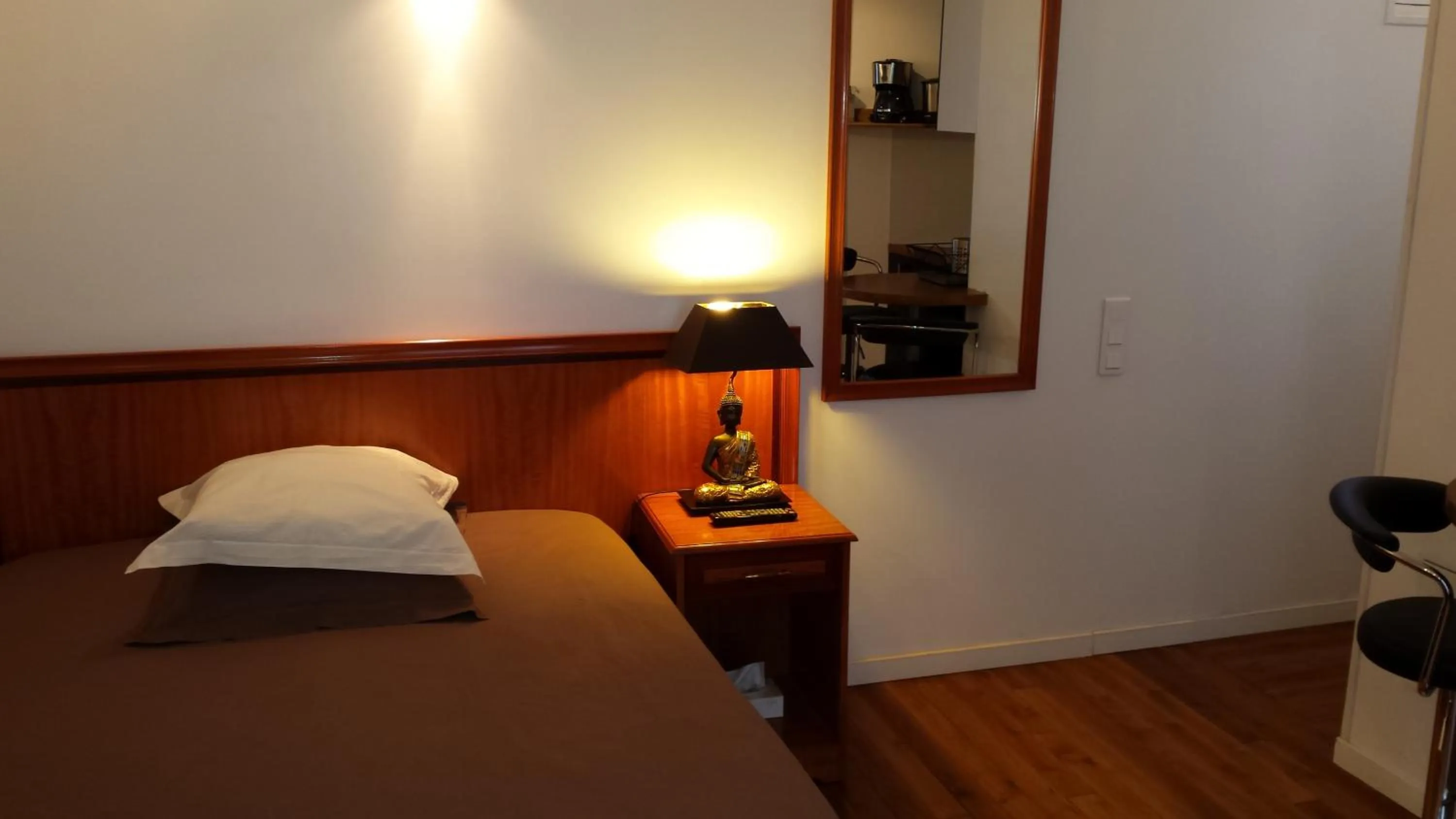 Bedroom, TV/Entertainment Center in Salvy Residence