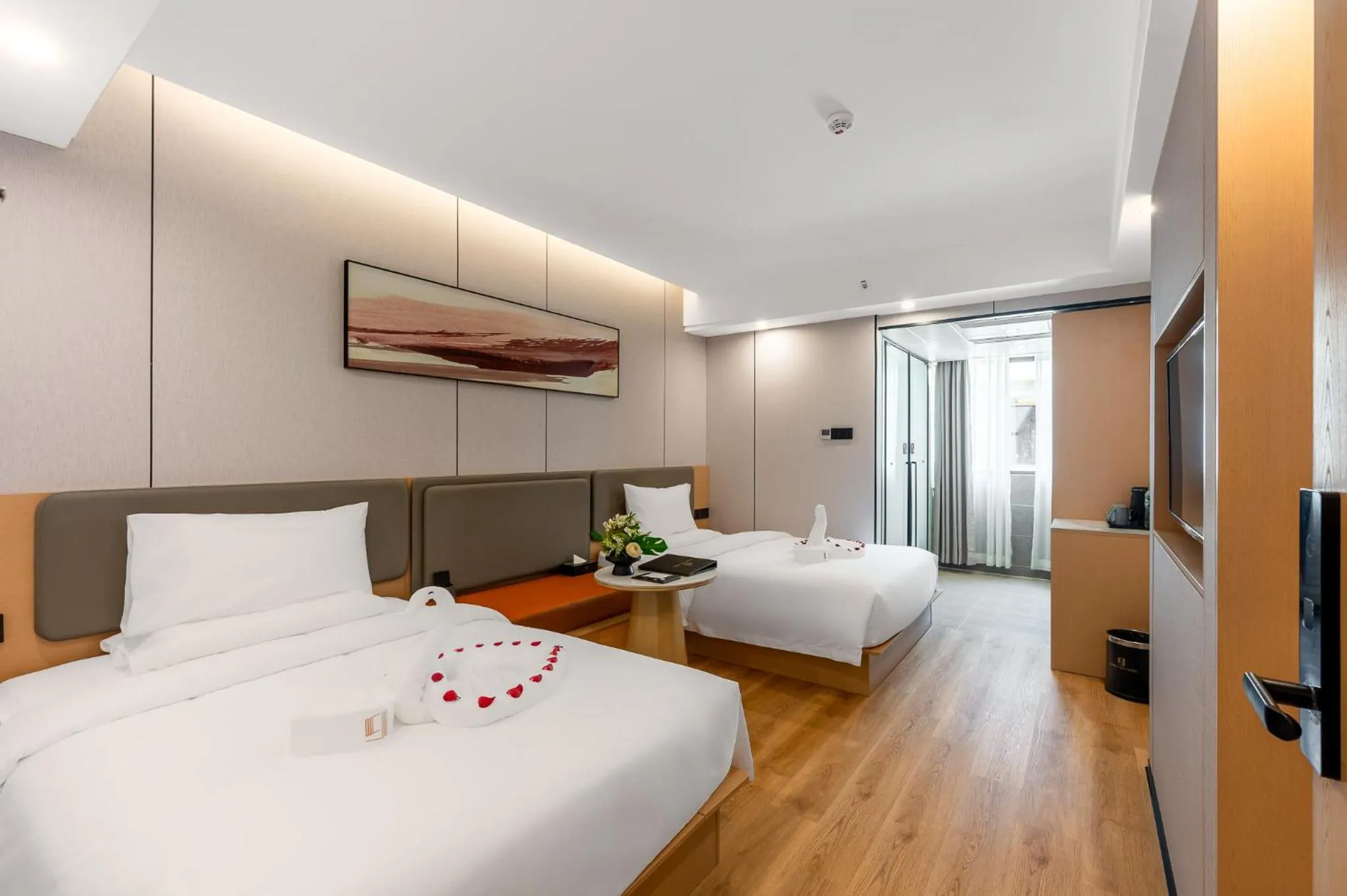 Photo of the whole room, Bed in Rama9 No1 Hotel