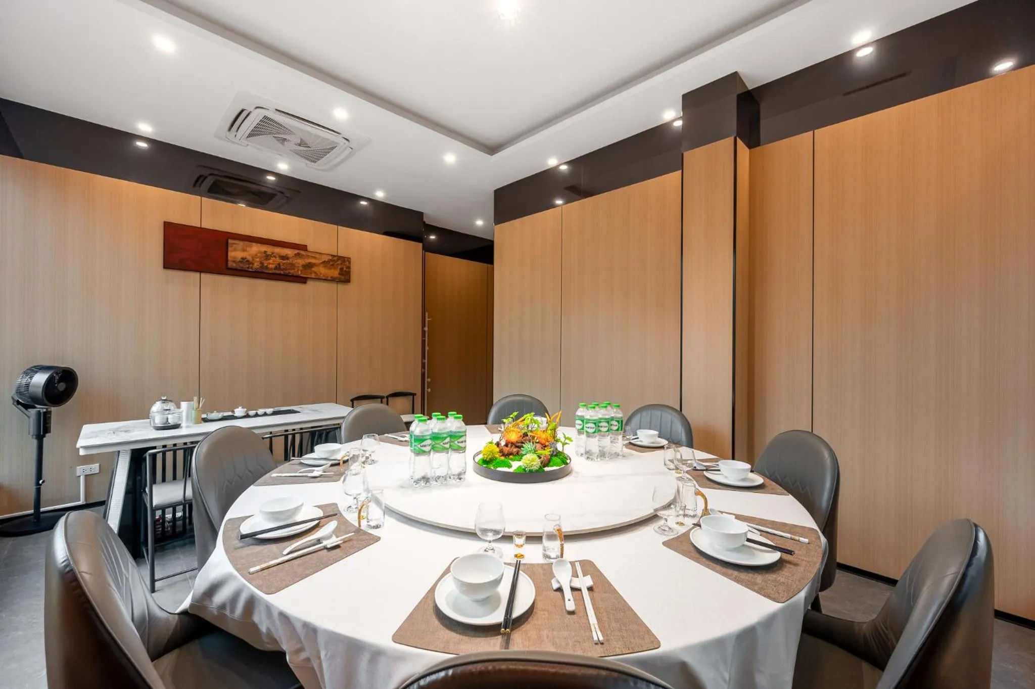 Restaurant/places to eat in Rama9 No1 Hotel