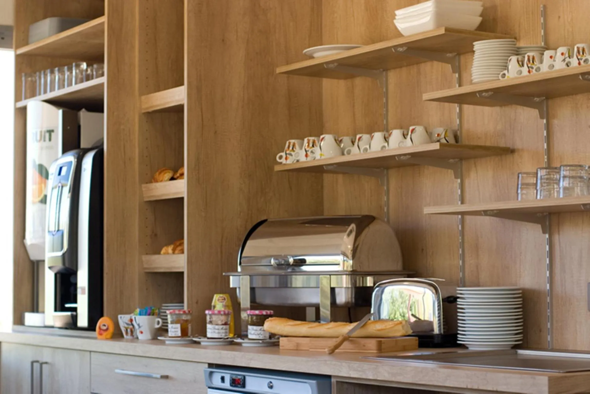 Food and drinks in Logis Hotel Restaurant de La Madeleine