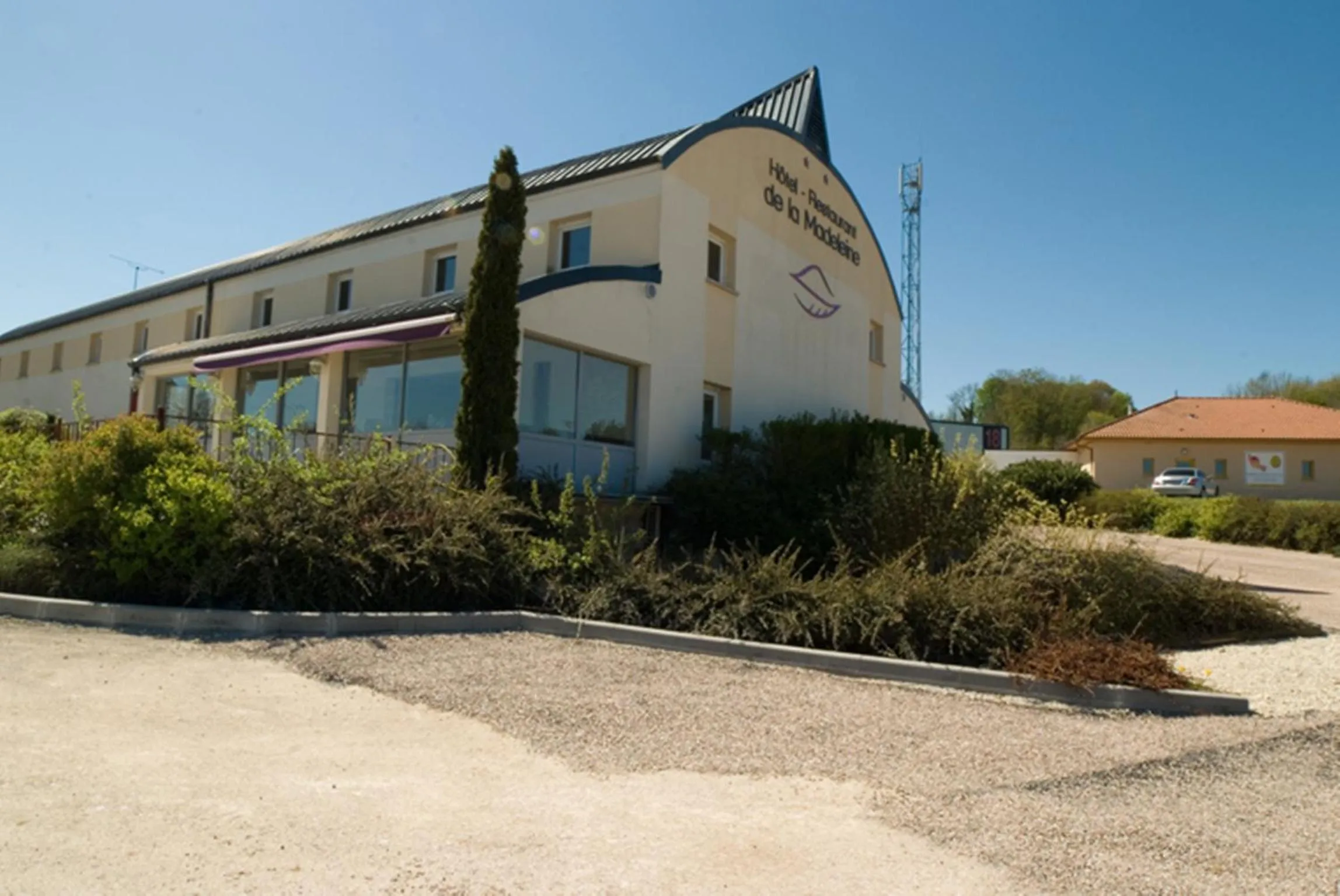 Facade/entrance in Logis Hotel Restaurant de La Madeleine