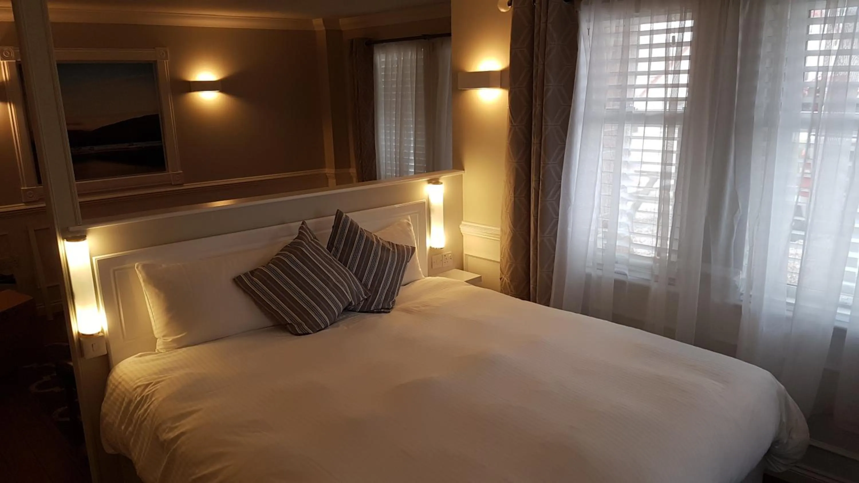 Bed in MacLean Guest House