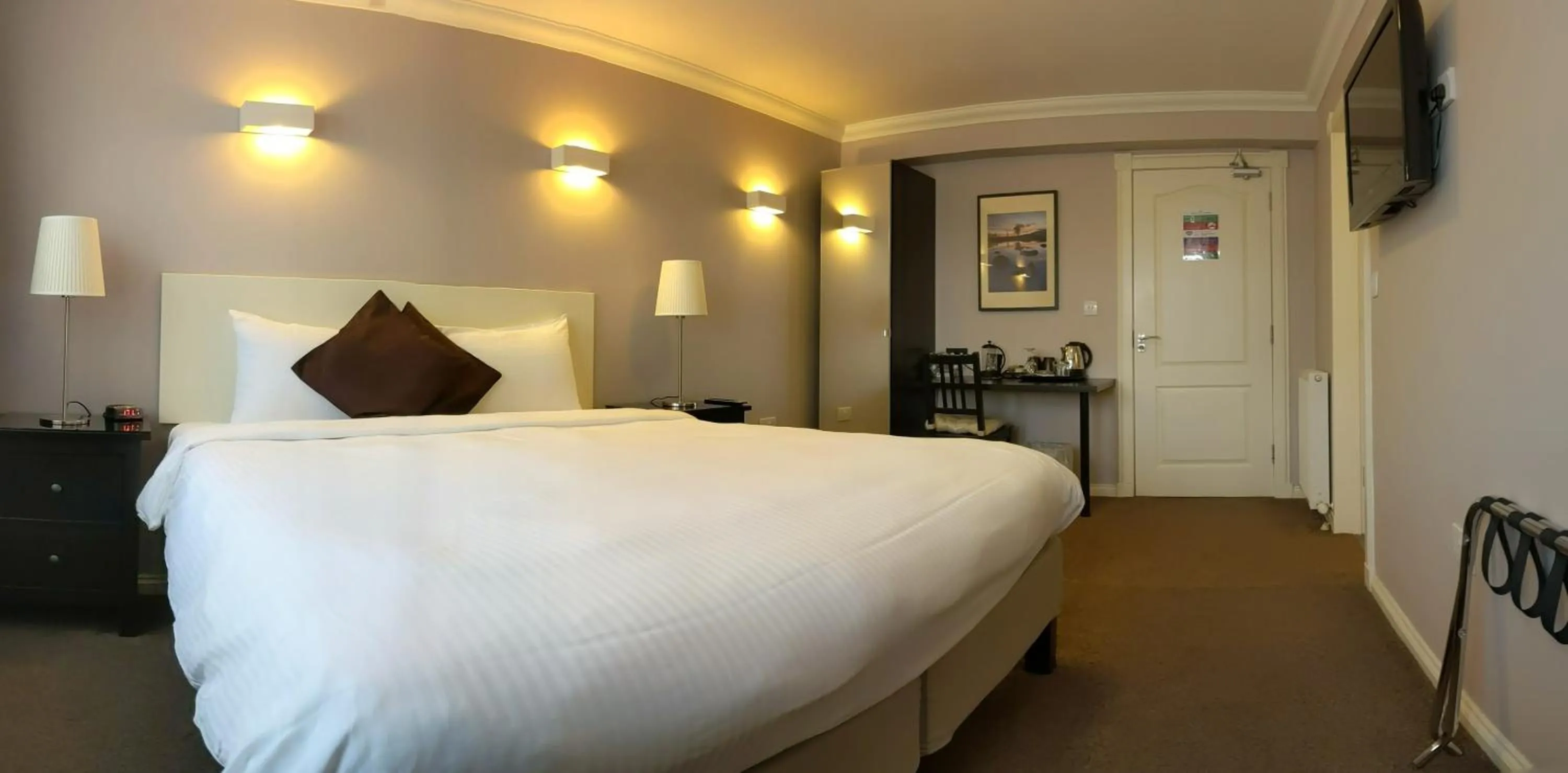 Bed in MacLean Guest House