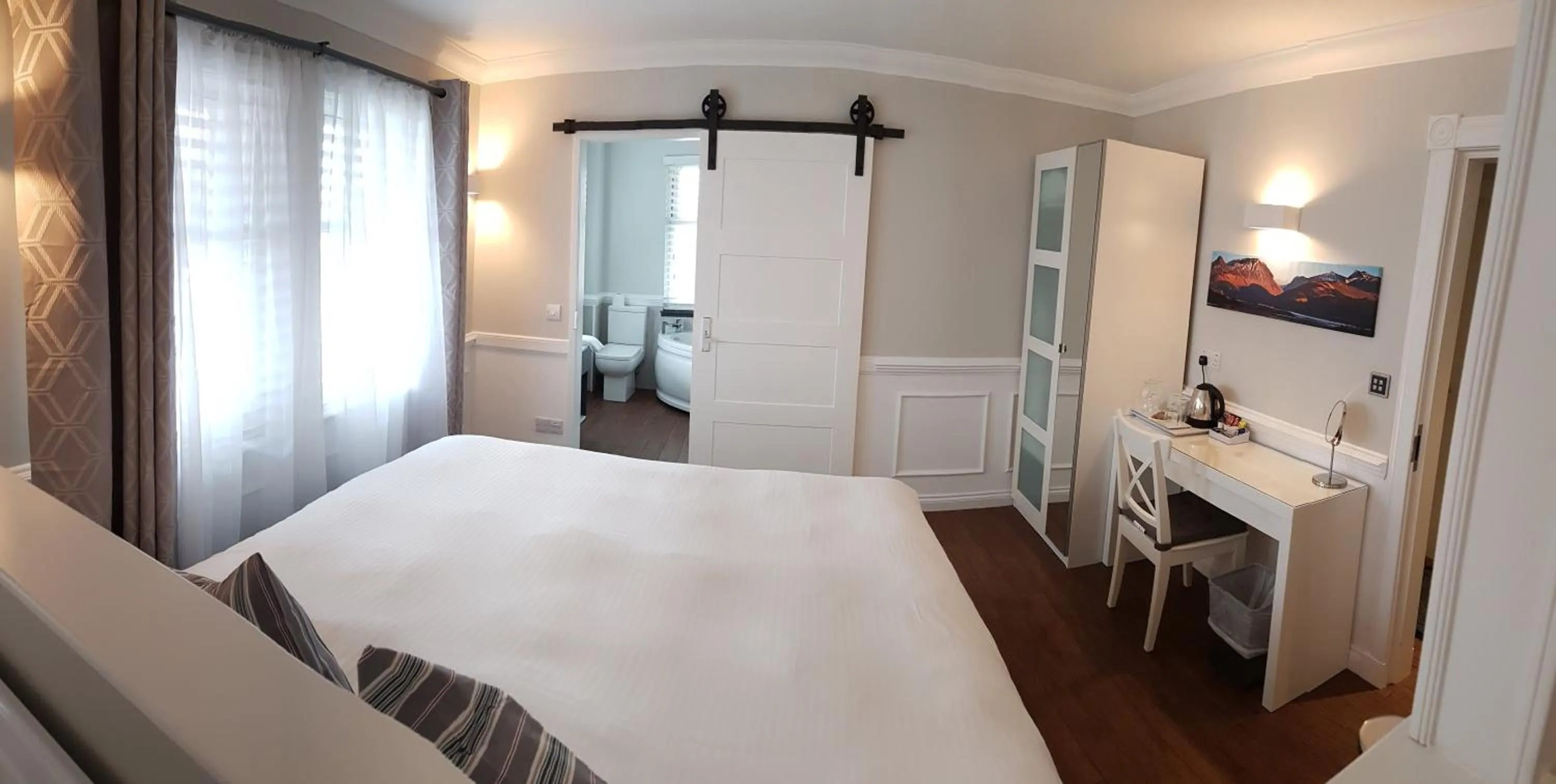 Bed in MacLean Guest House