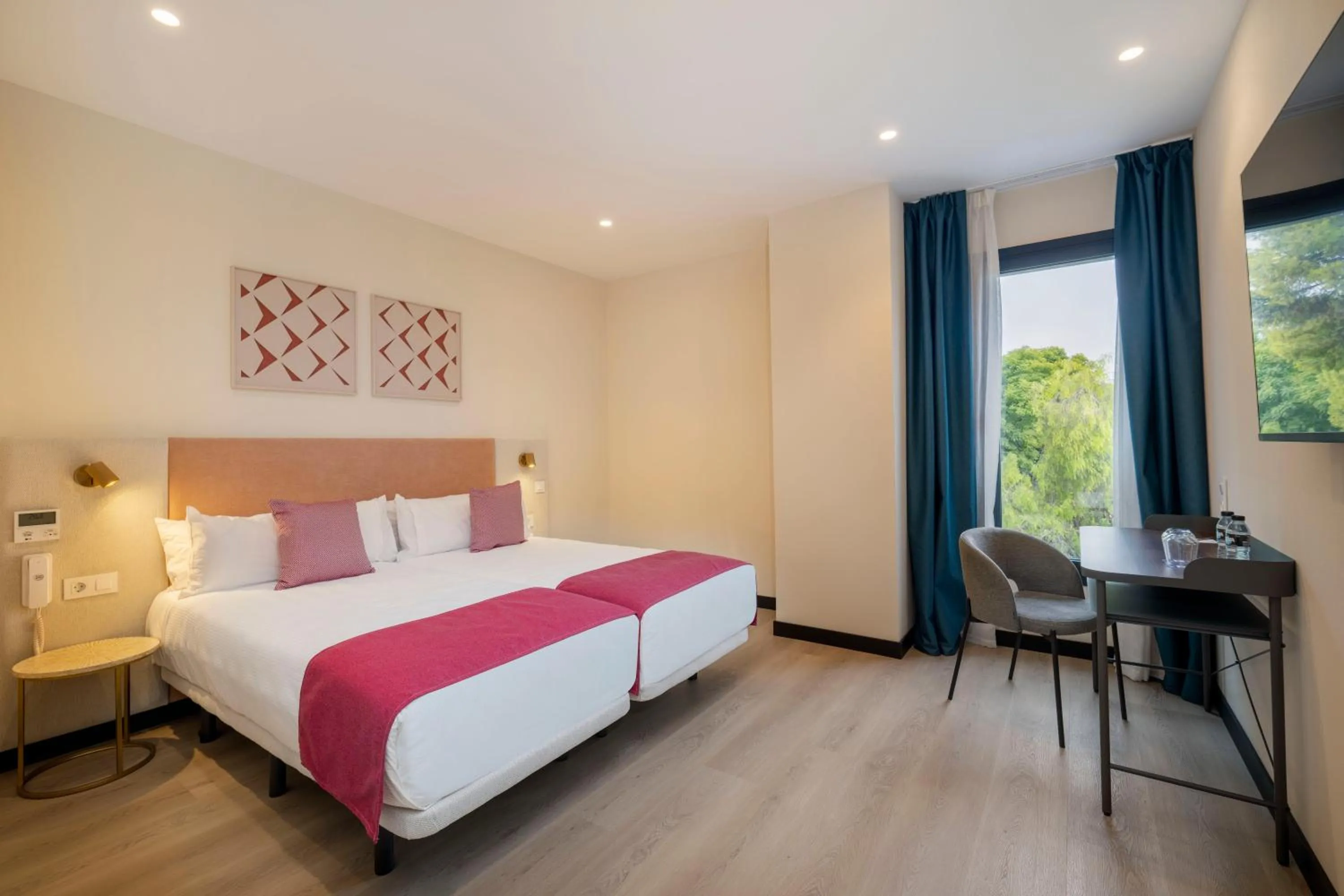 Standard Twin Room in ASA Molina Plaza