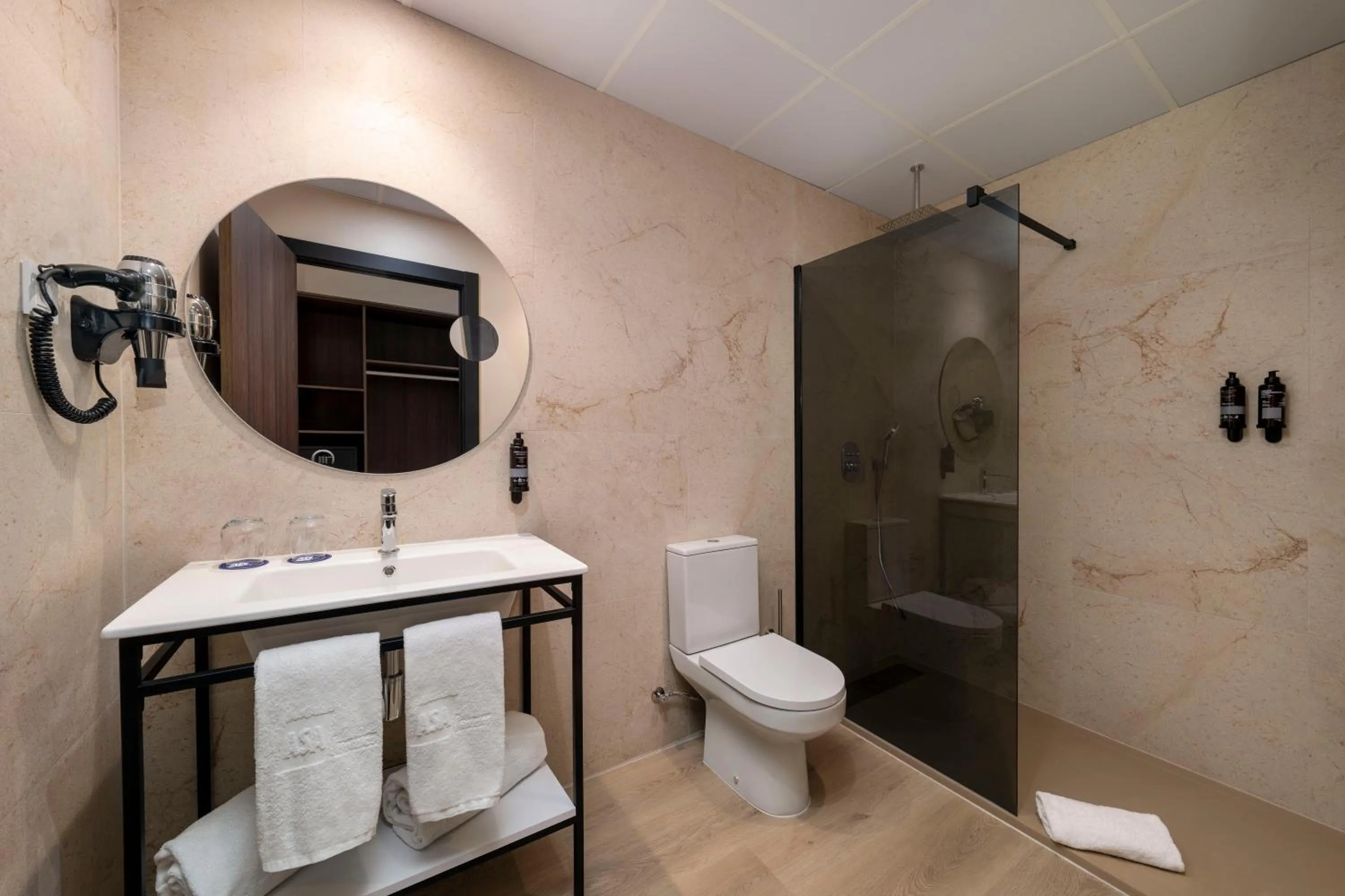 Single Room in ASA Molina Plaza