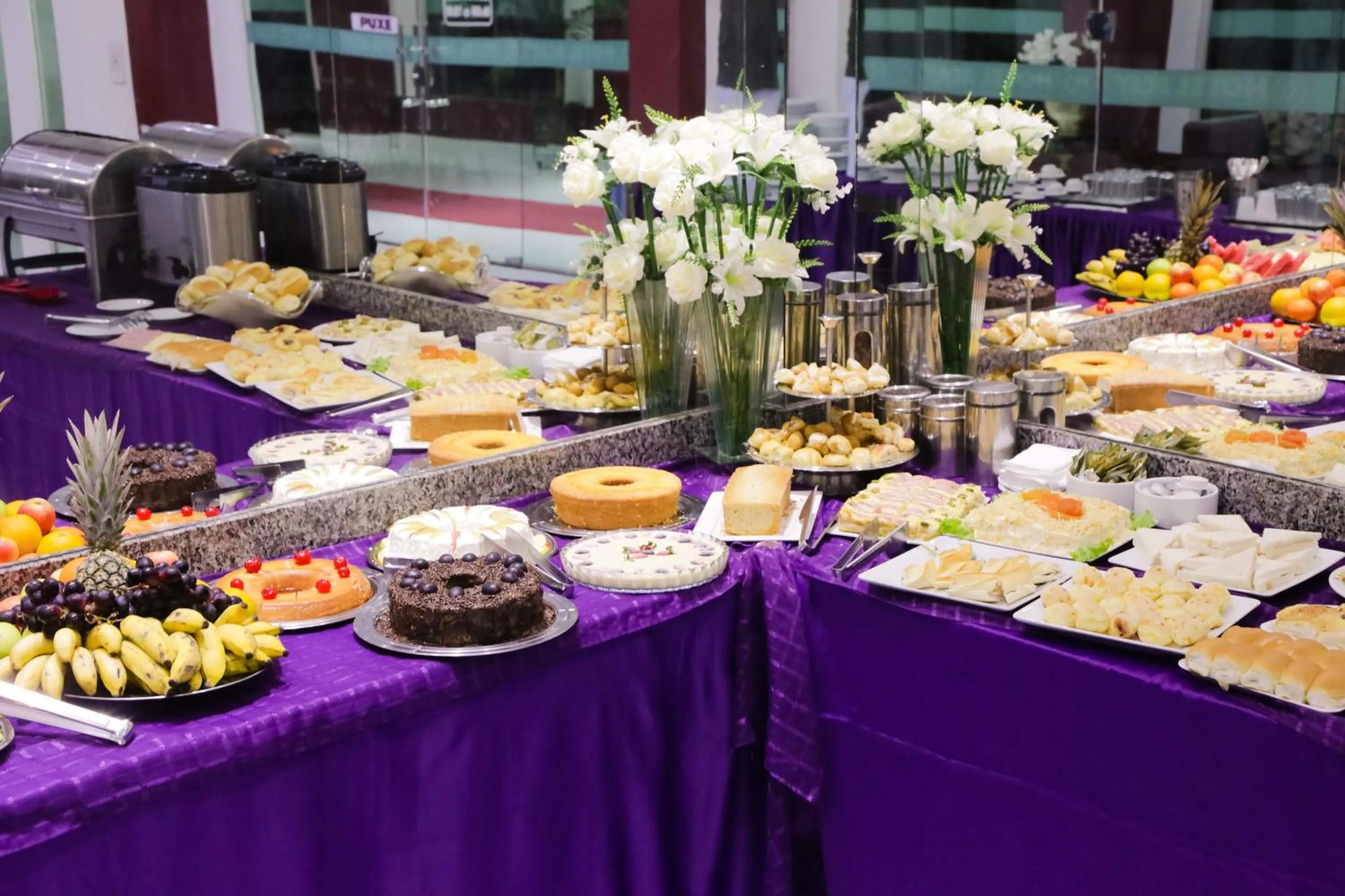 Breakfast in Hotel Açay