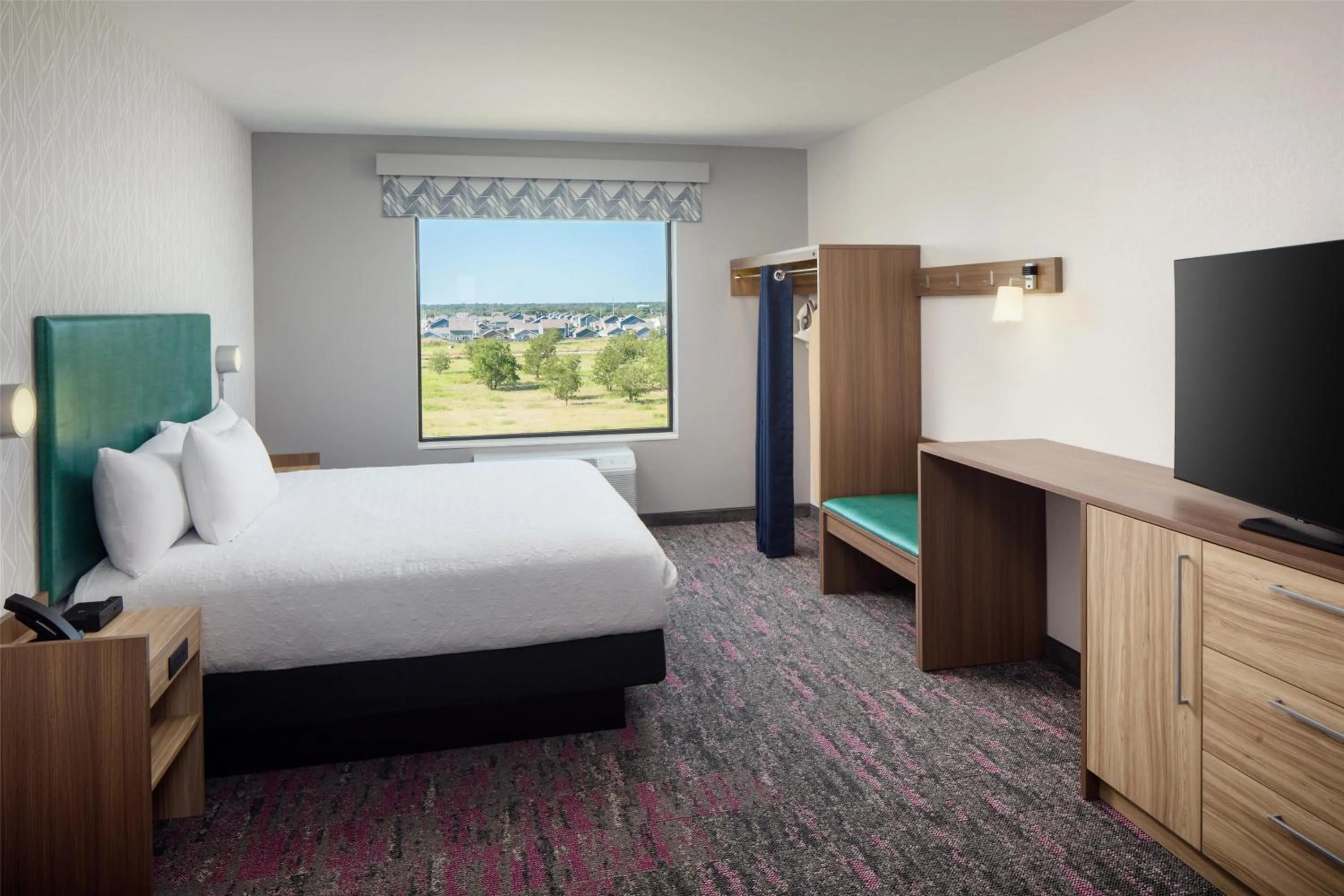 Bed in Home2 Suites By Hilton Bastrop