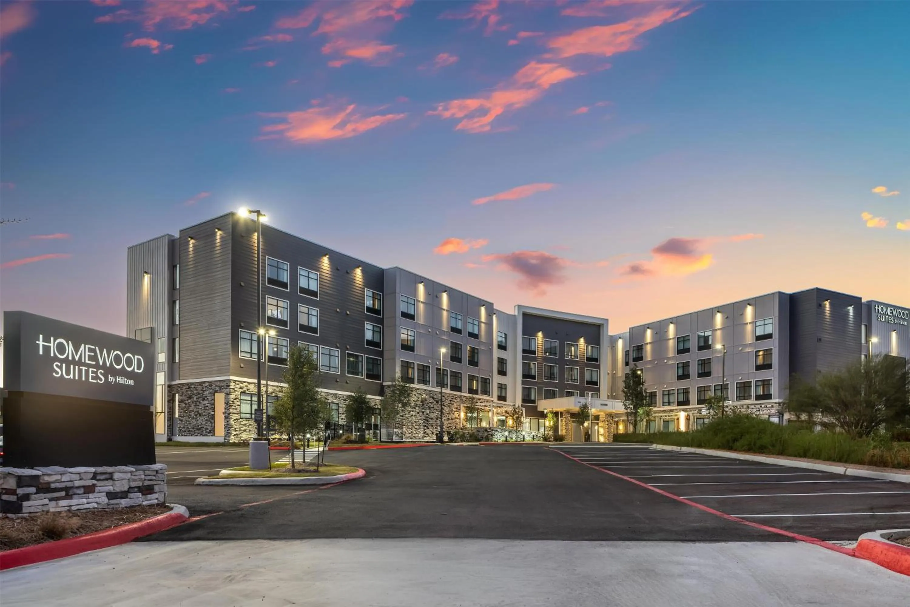 Property building in Homewood Suites By Hilton Austin Airport