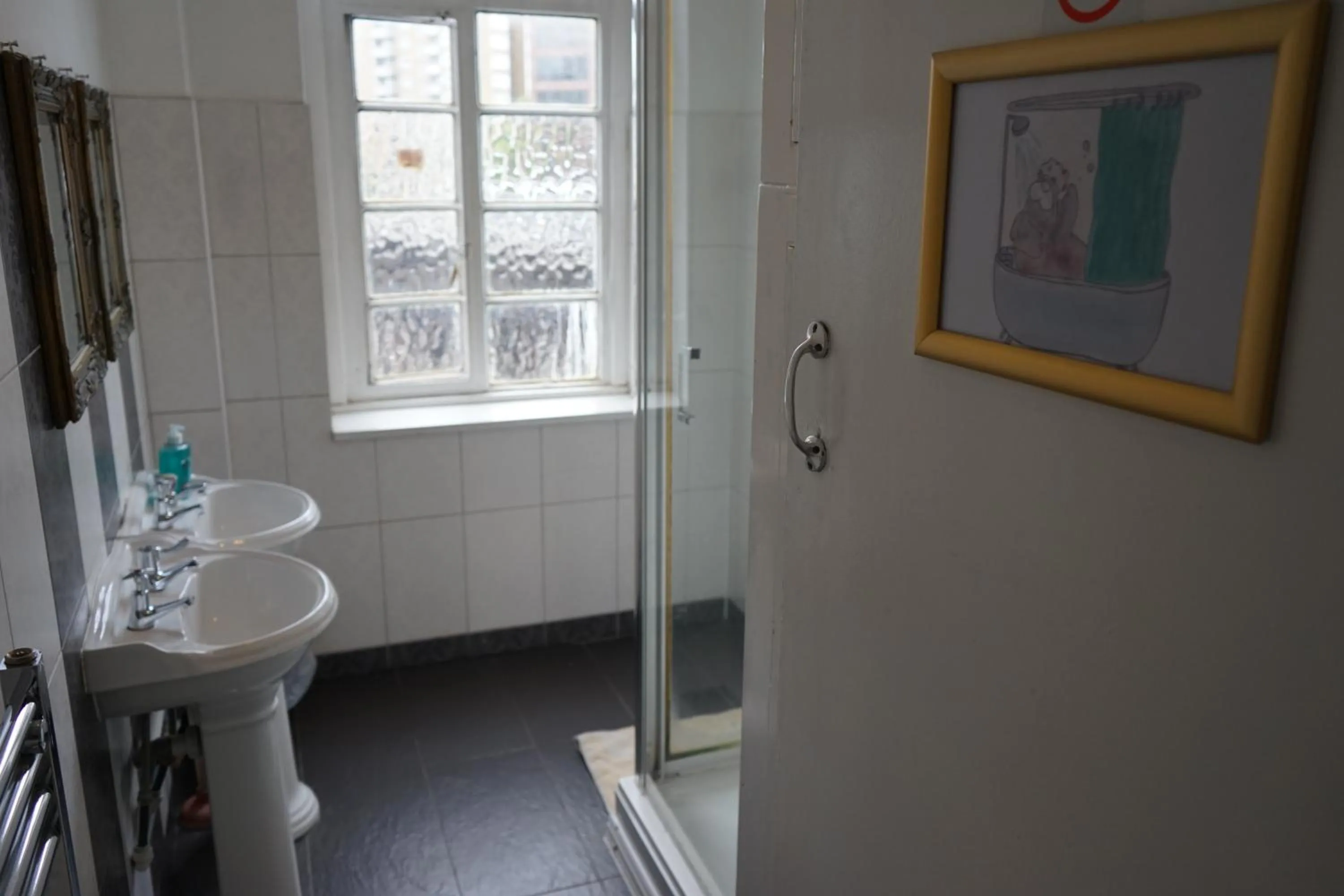 Shower in The Walrus Bar and Hostel