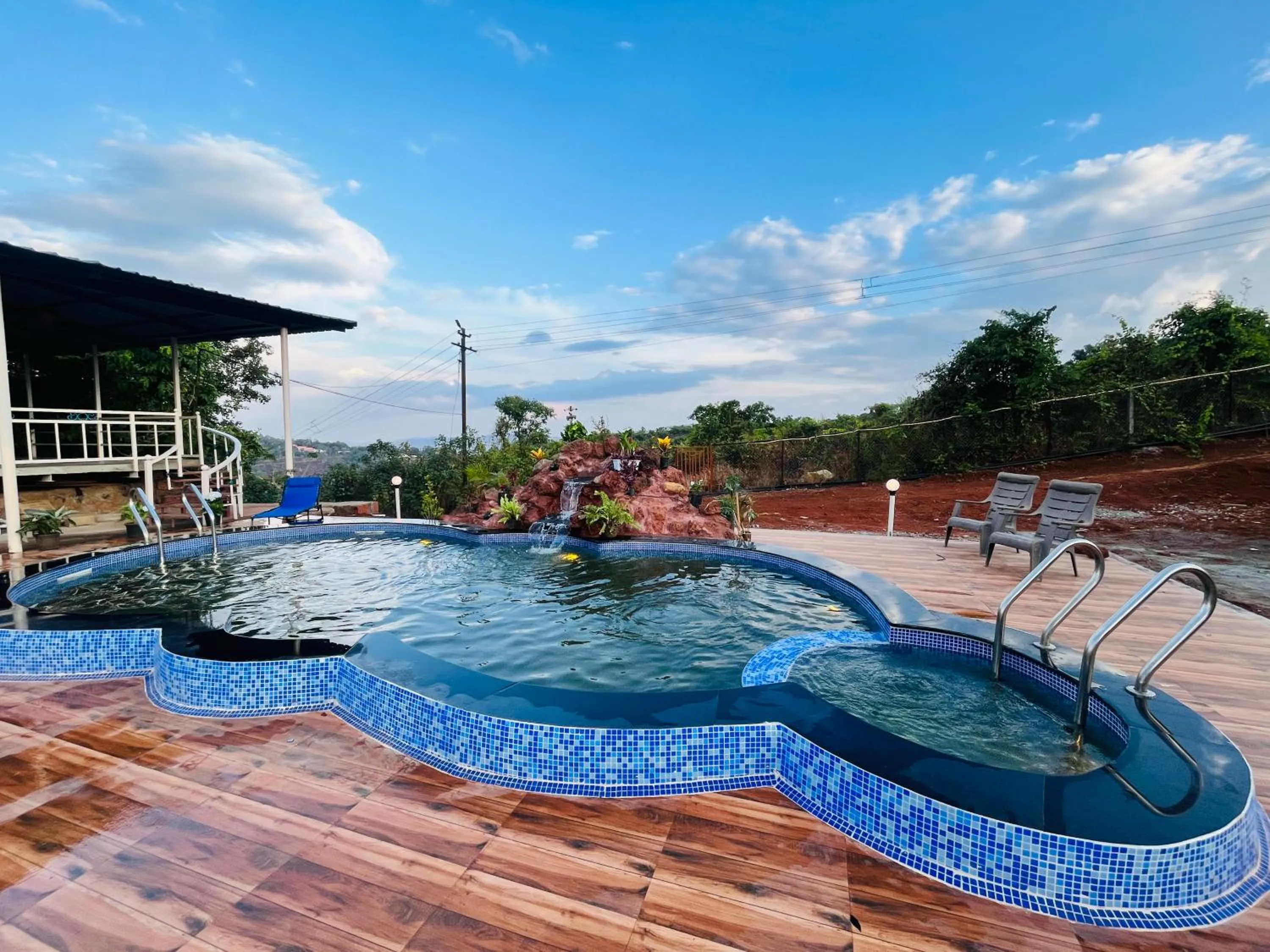 Swimming pool in Glenvista Estate