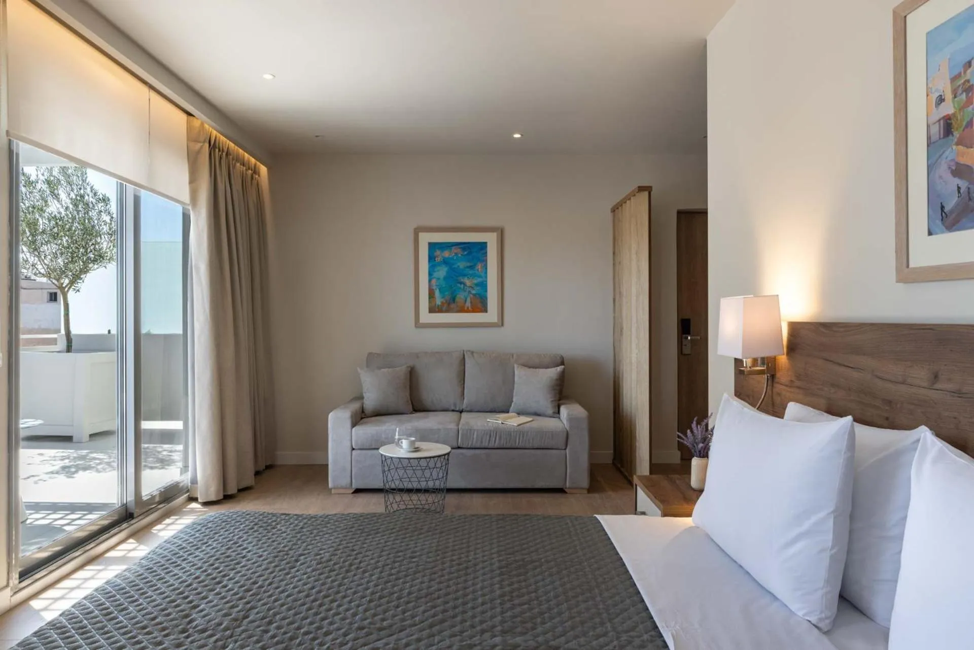 Bed in Port Tower Piraeus