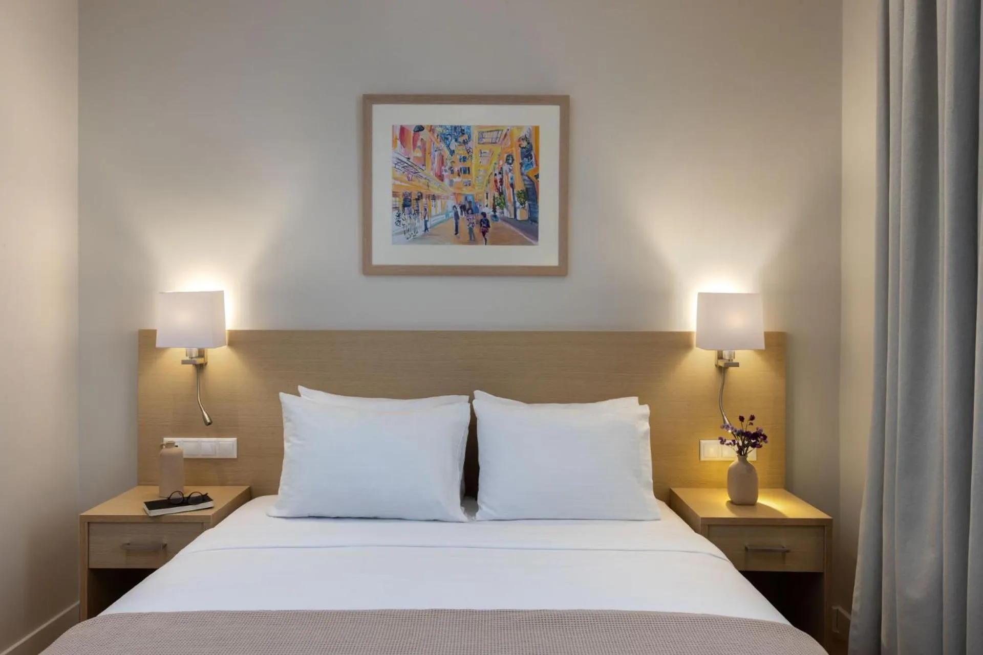 Bed in Port Tower Piraeus