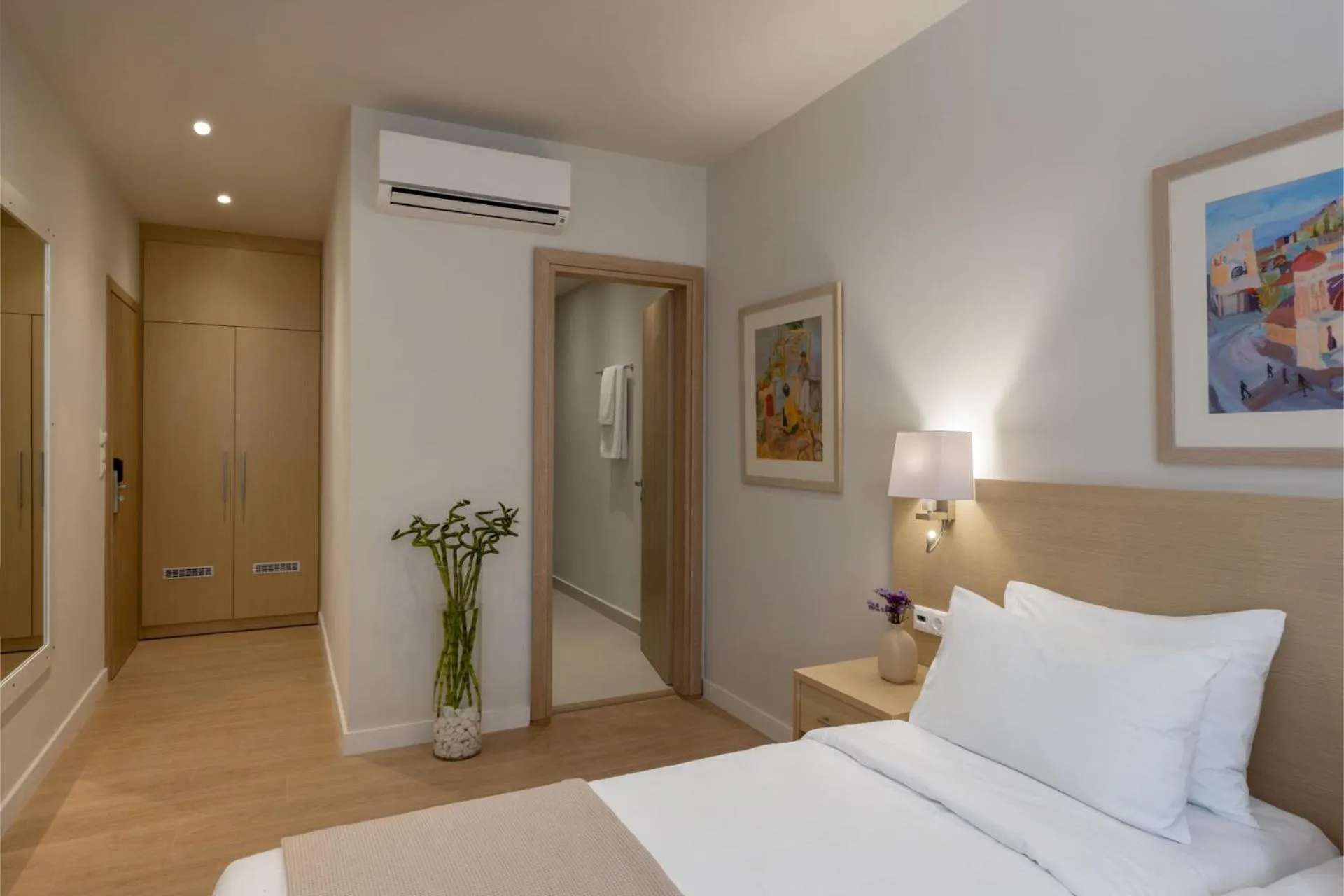 Bed in Port Tower Piraeus