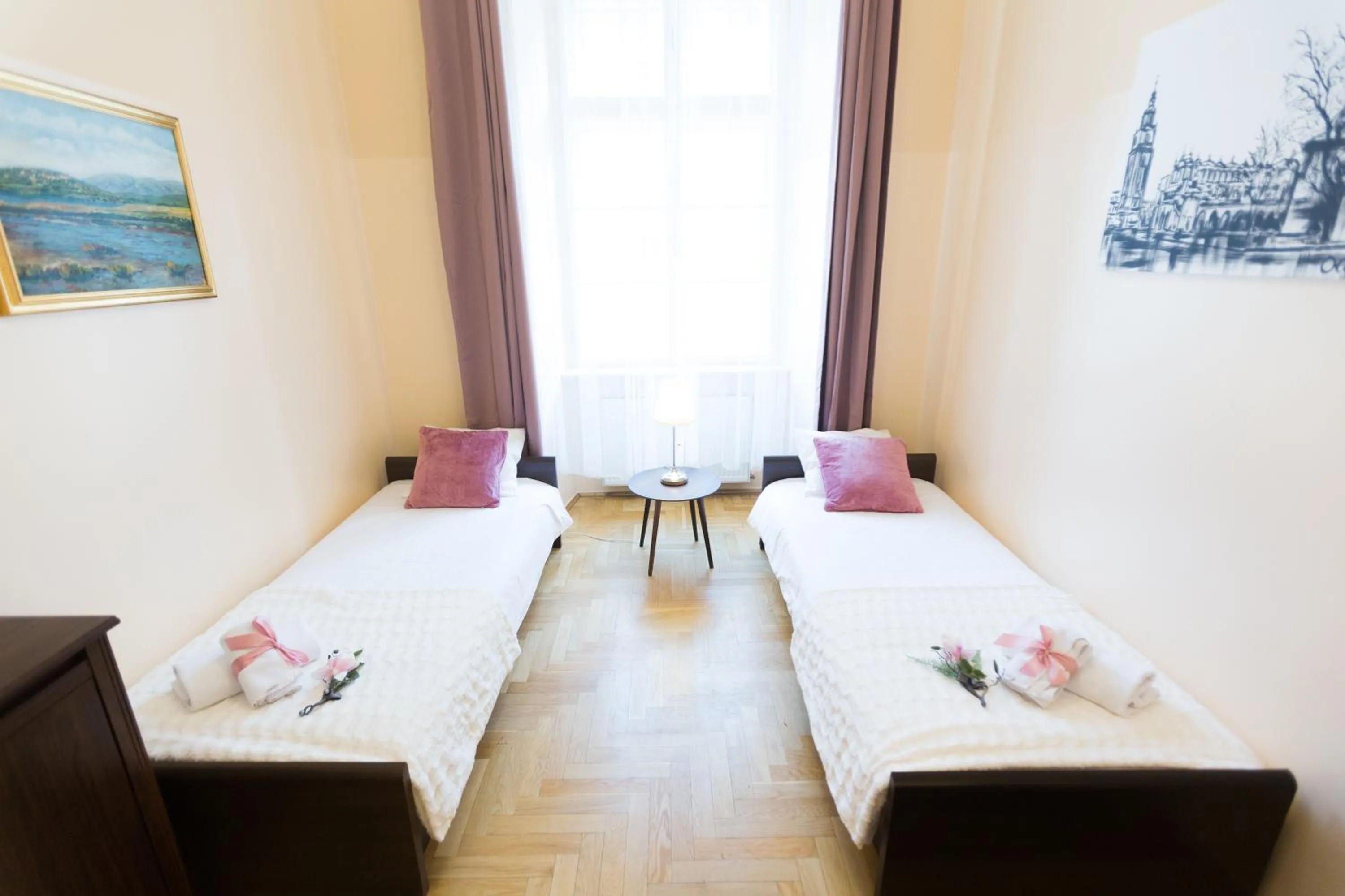 Bedroom, Bed in Apartments Roman