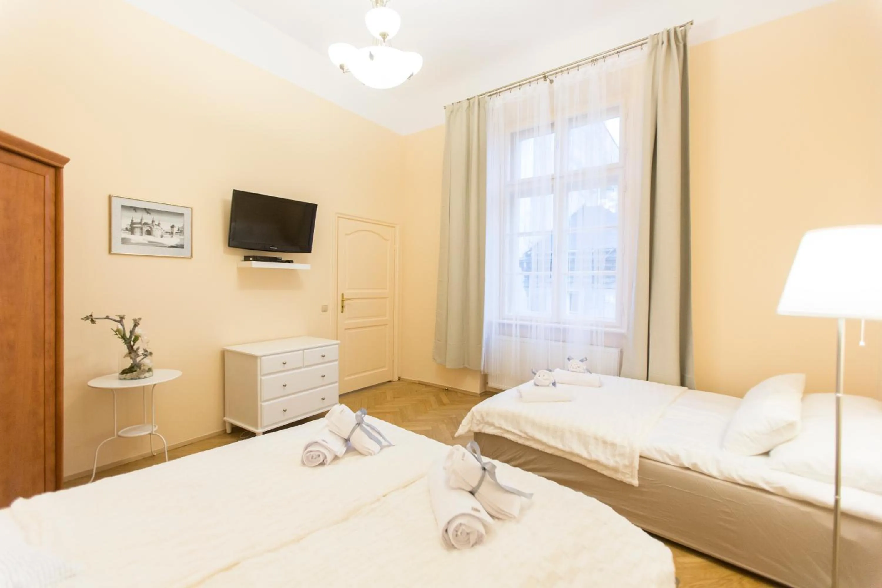 Bedroom, Bed in Apartments Roman