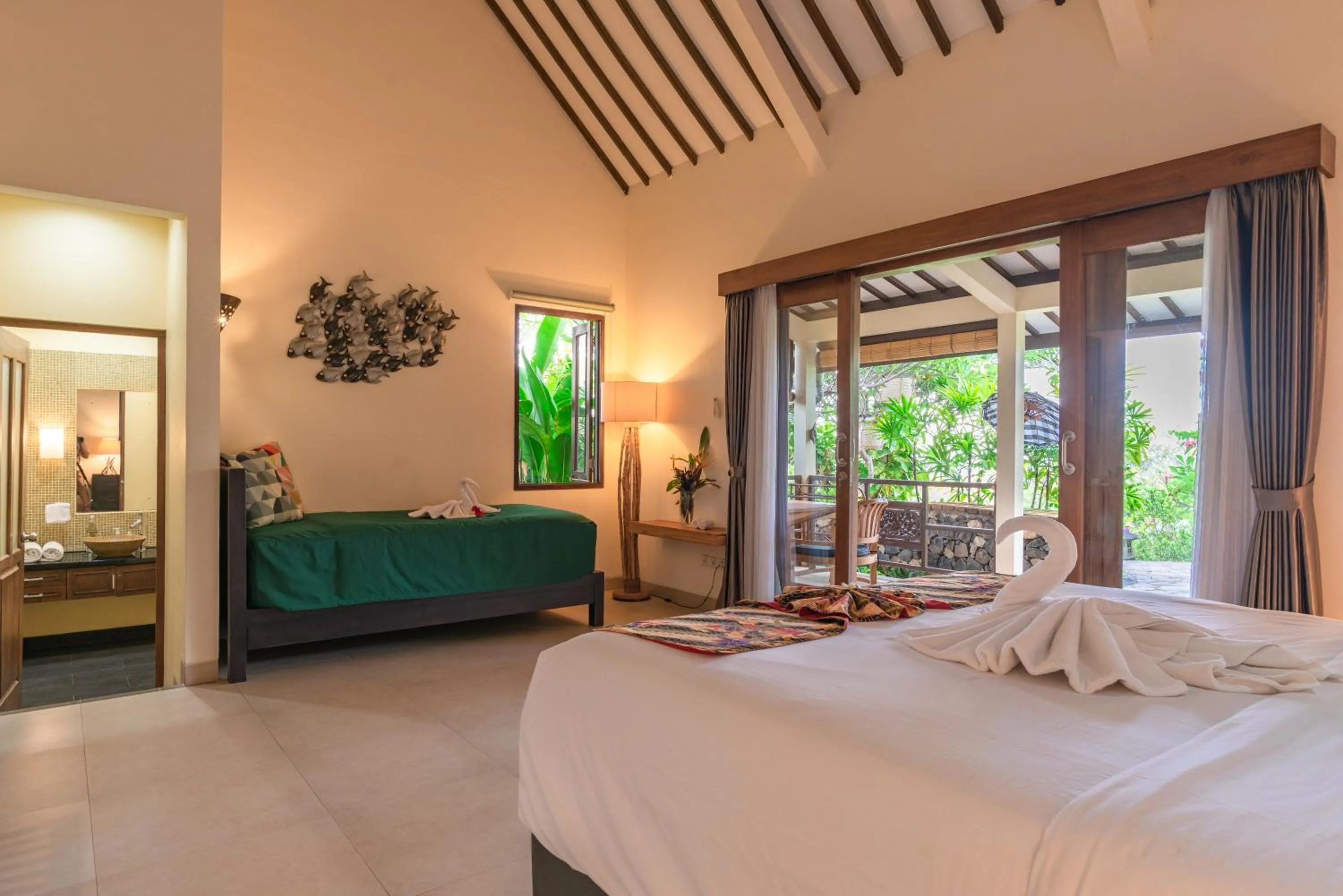 Bedroom, Bed in Alamanda Lovina Resort