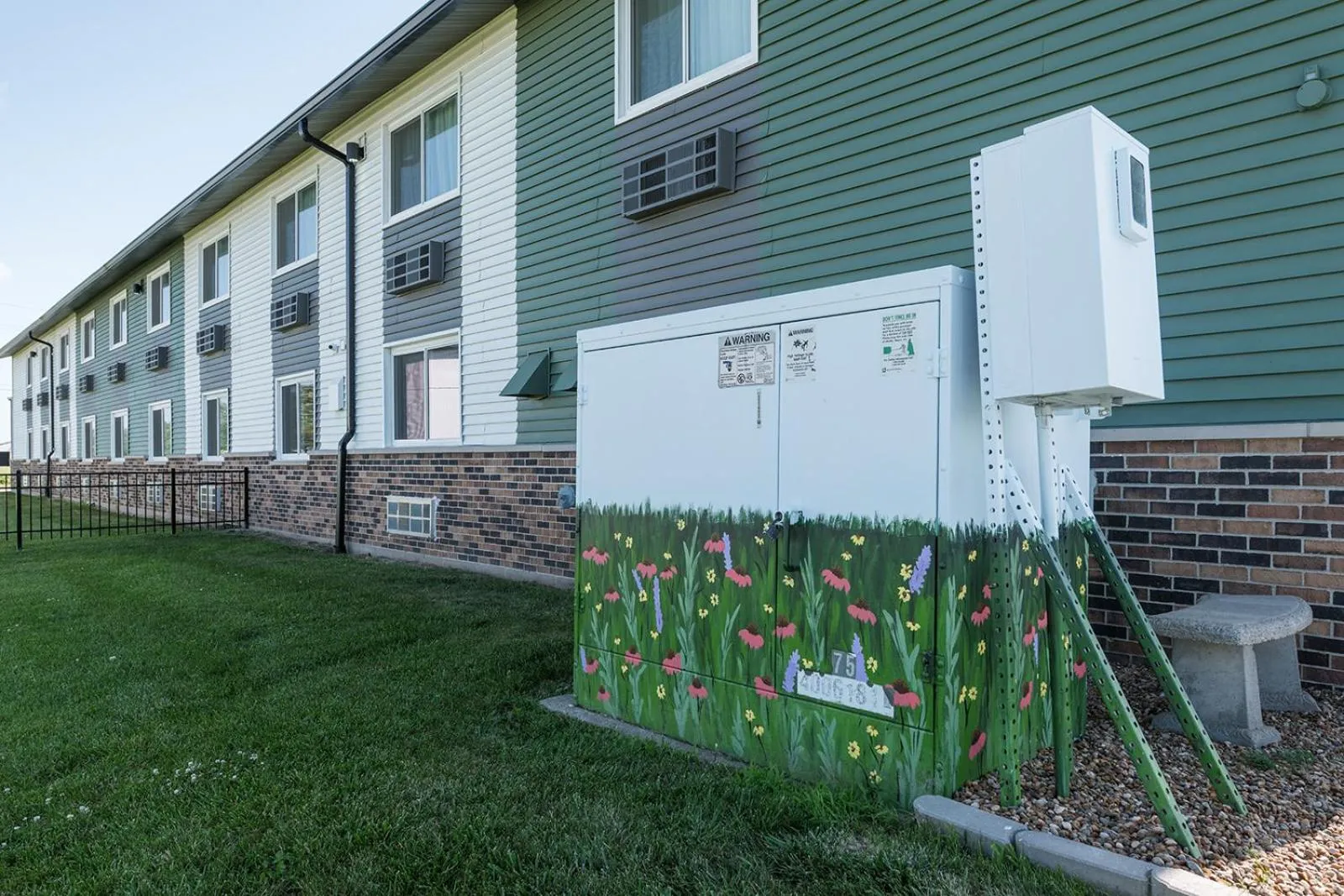 Property building in Hotel Pommier Chariton