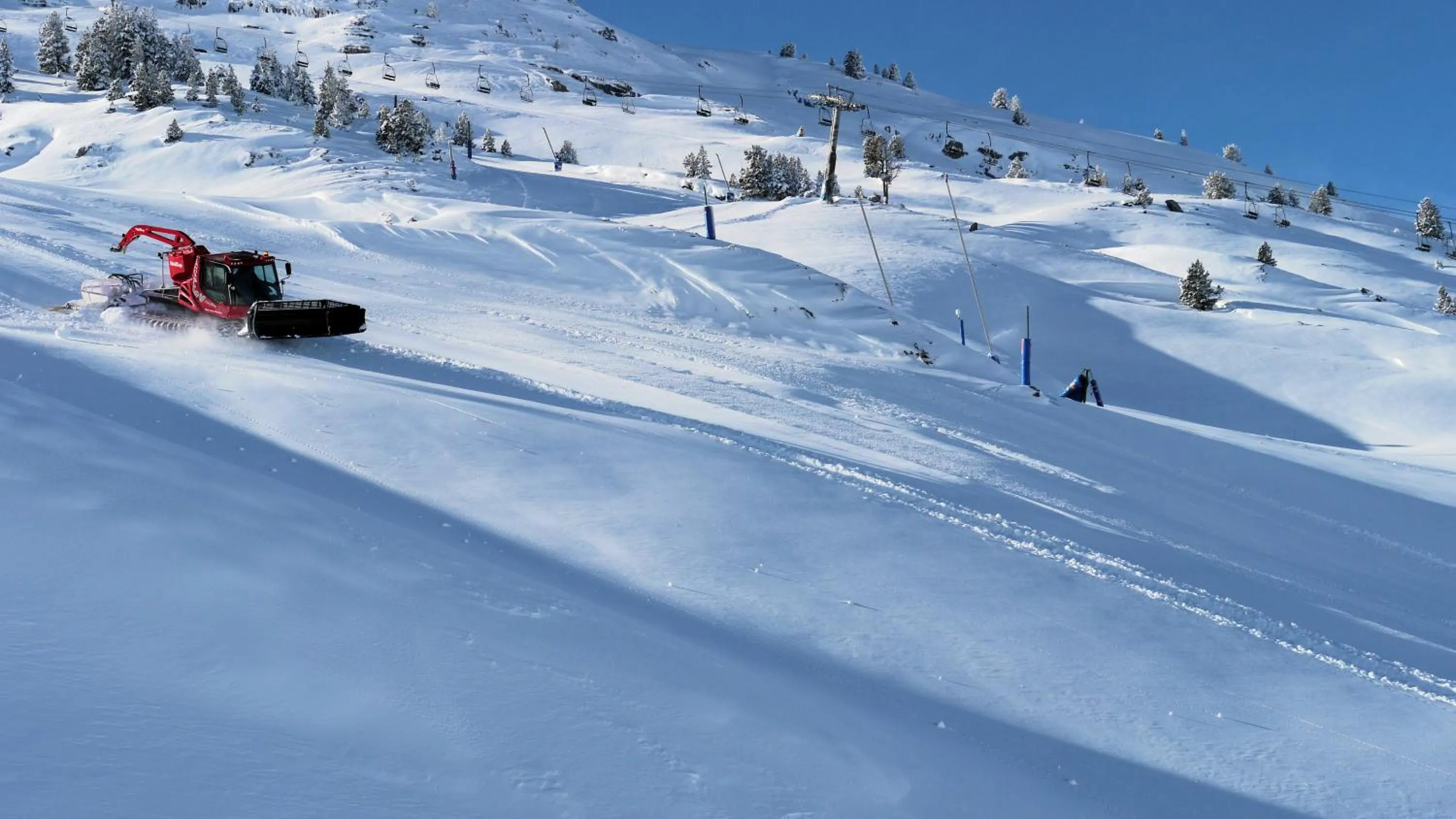 Mountain view in Hotel Edelweiss Candanchú