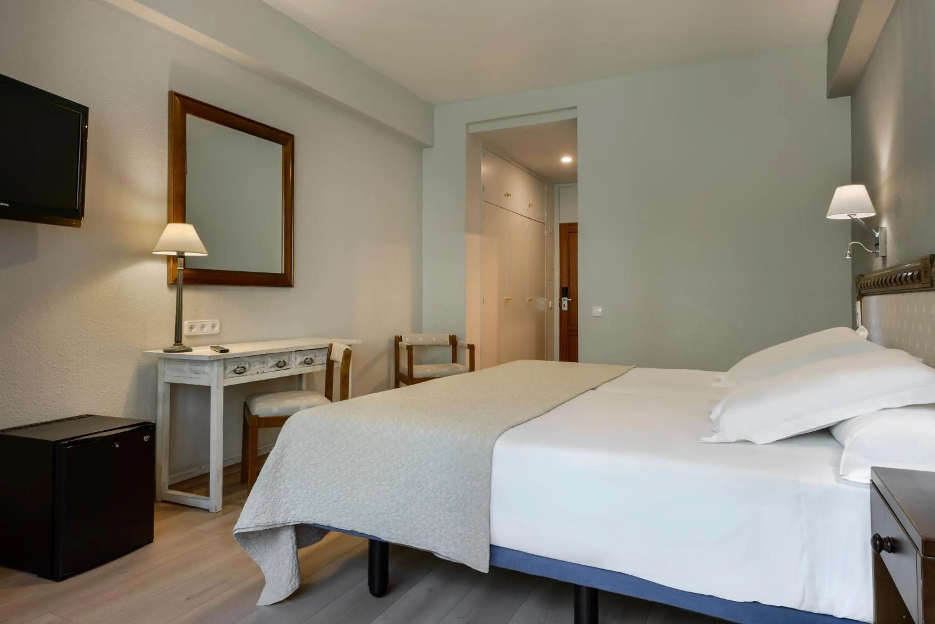 Bed in Hotel Edelweiss Candanchú