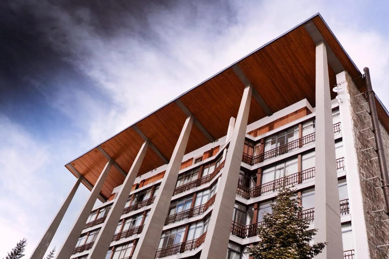 Property building in Hotel Edelweiss Candanchú