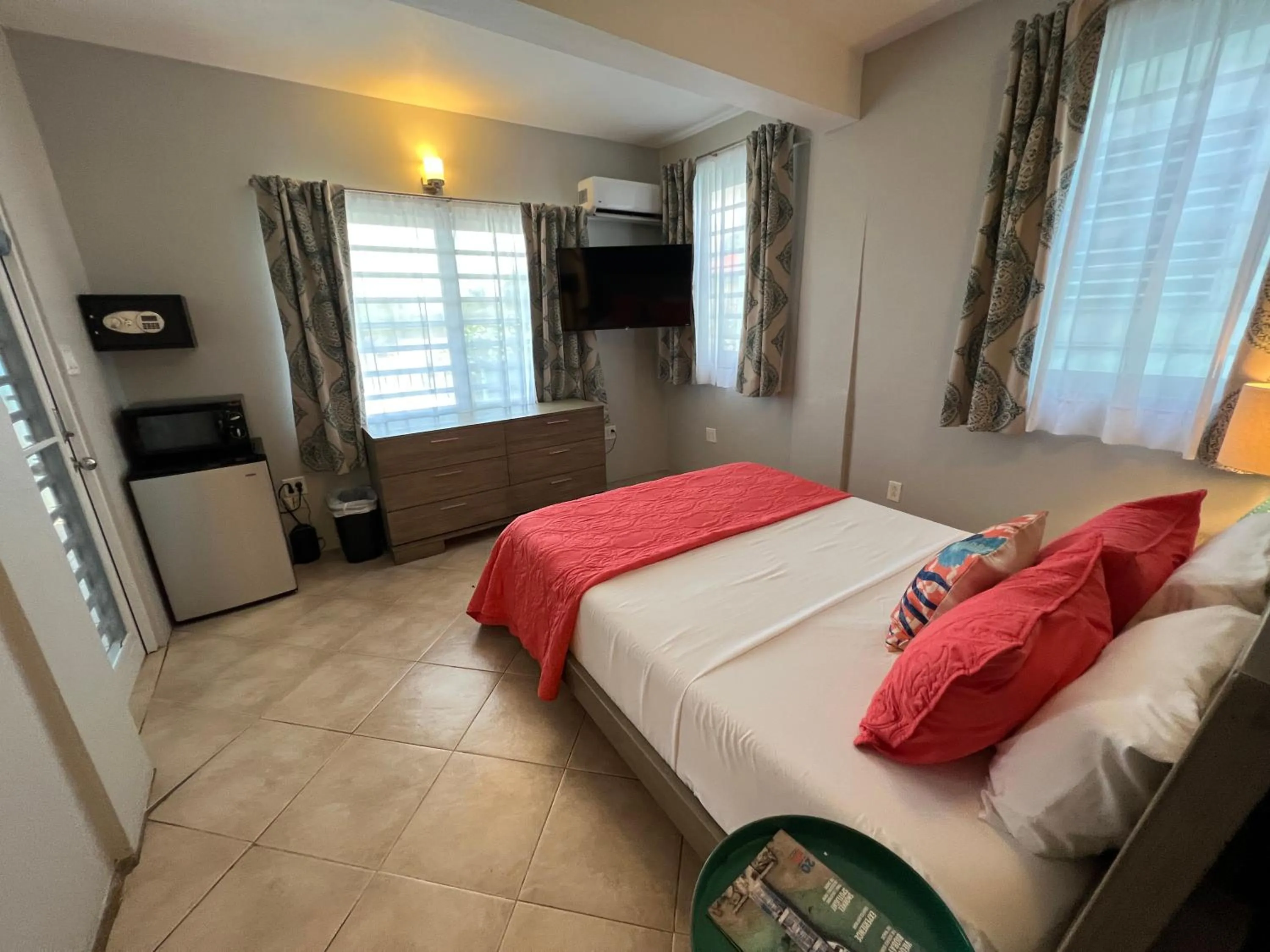 TV and multimedia, Bed in The Vieques Guesthouse