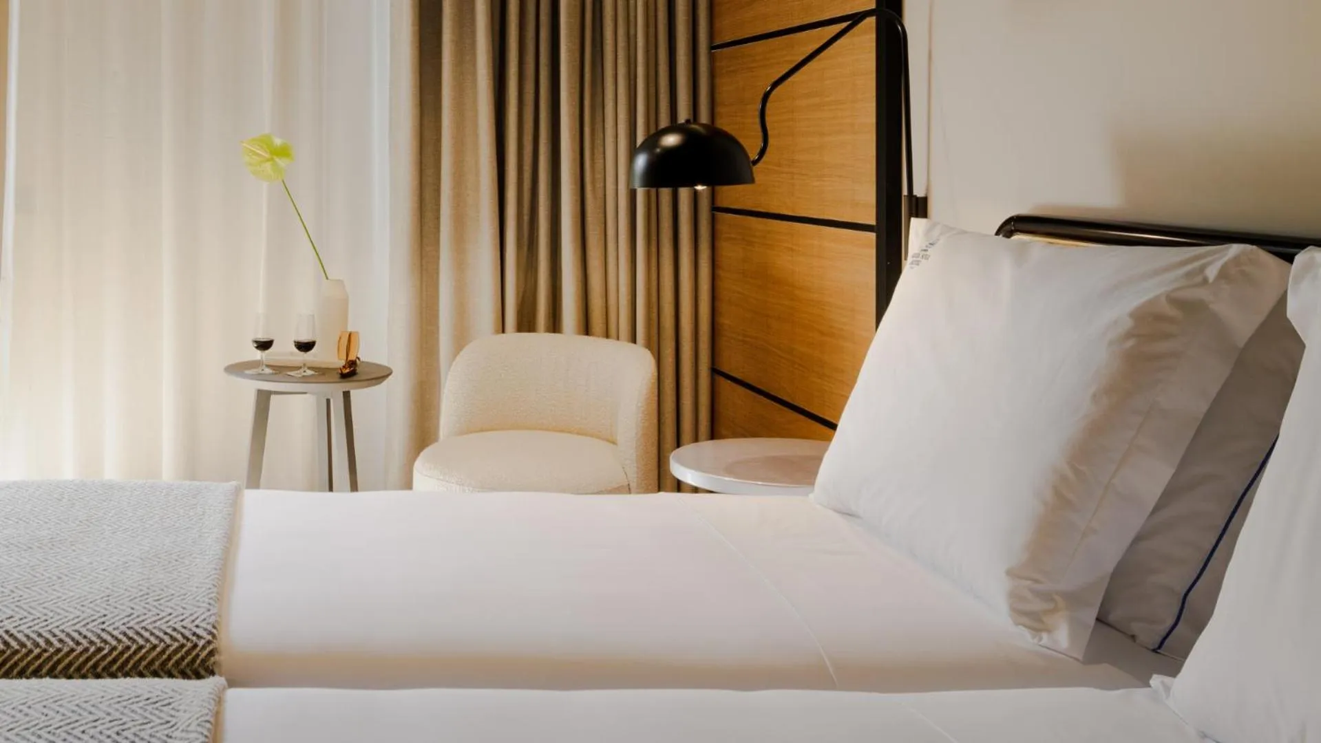 Decorative detail, Bed in Porto River Soul Hotel