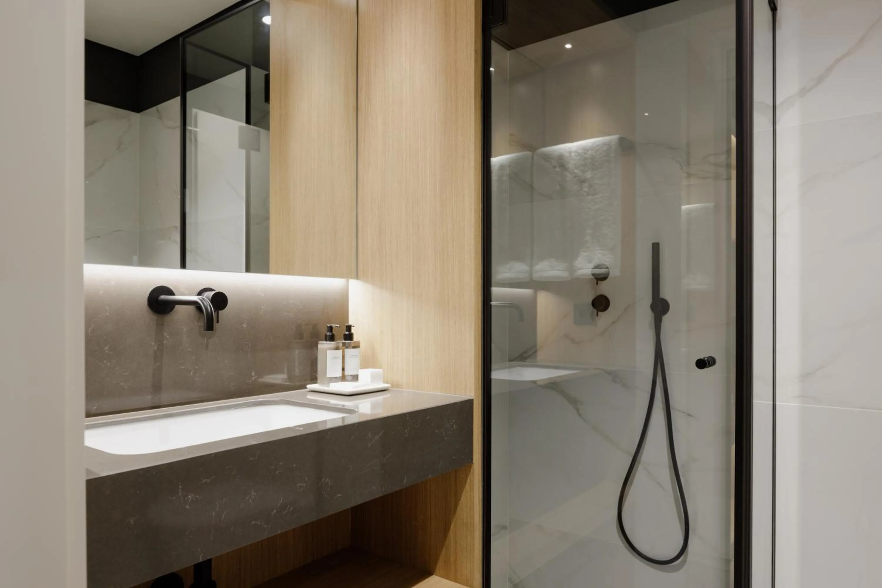 Shower in Porto River Soul Hotel