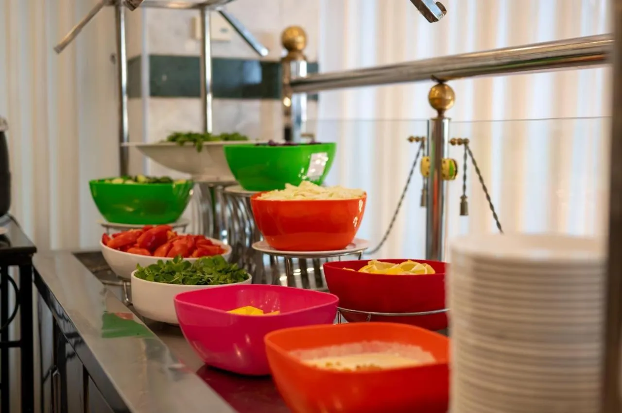 Buffet breakfast in Maysan AL Taqwa