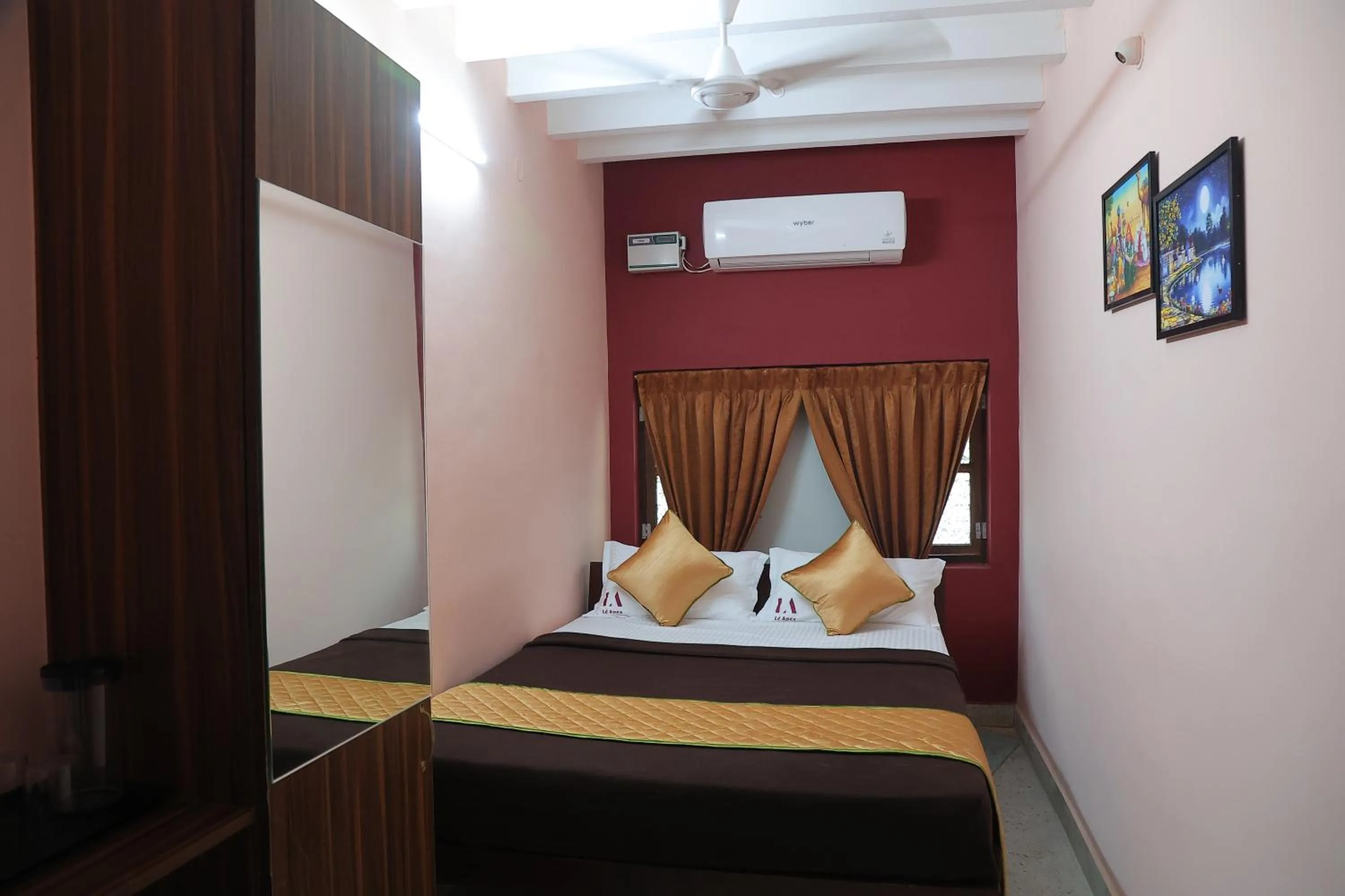 Bed in Le Apex Tharavaadu