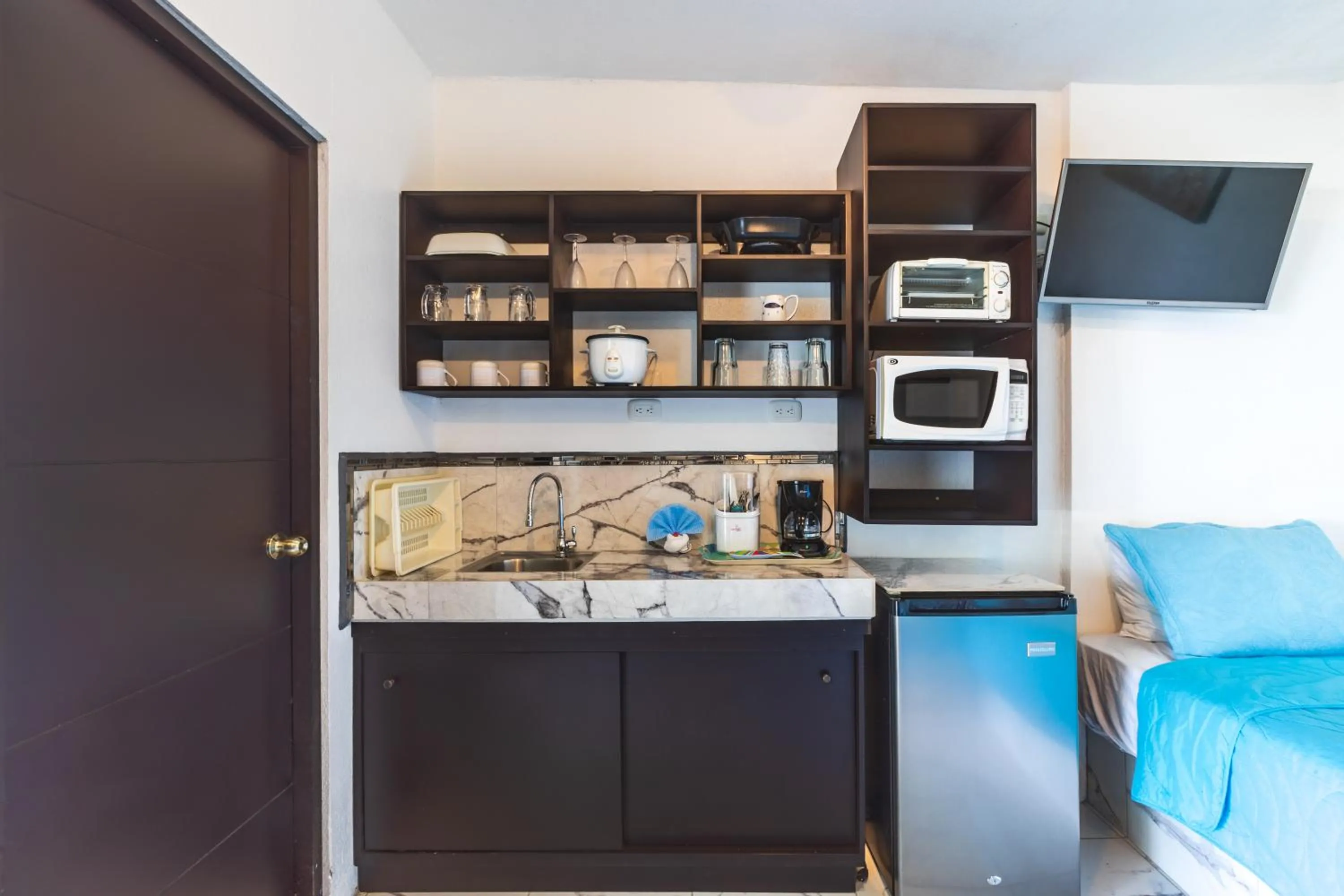 Kitchen or kitchenette in Hotel Villas de la Selva