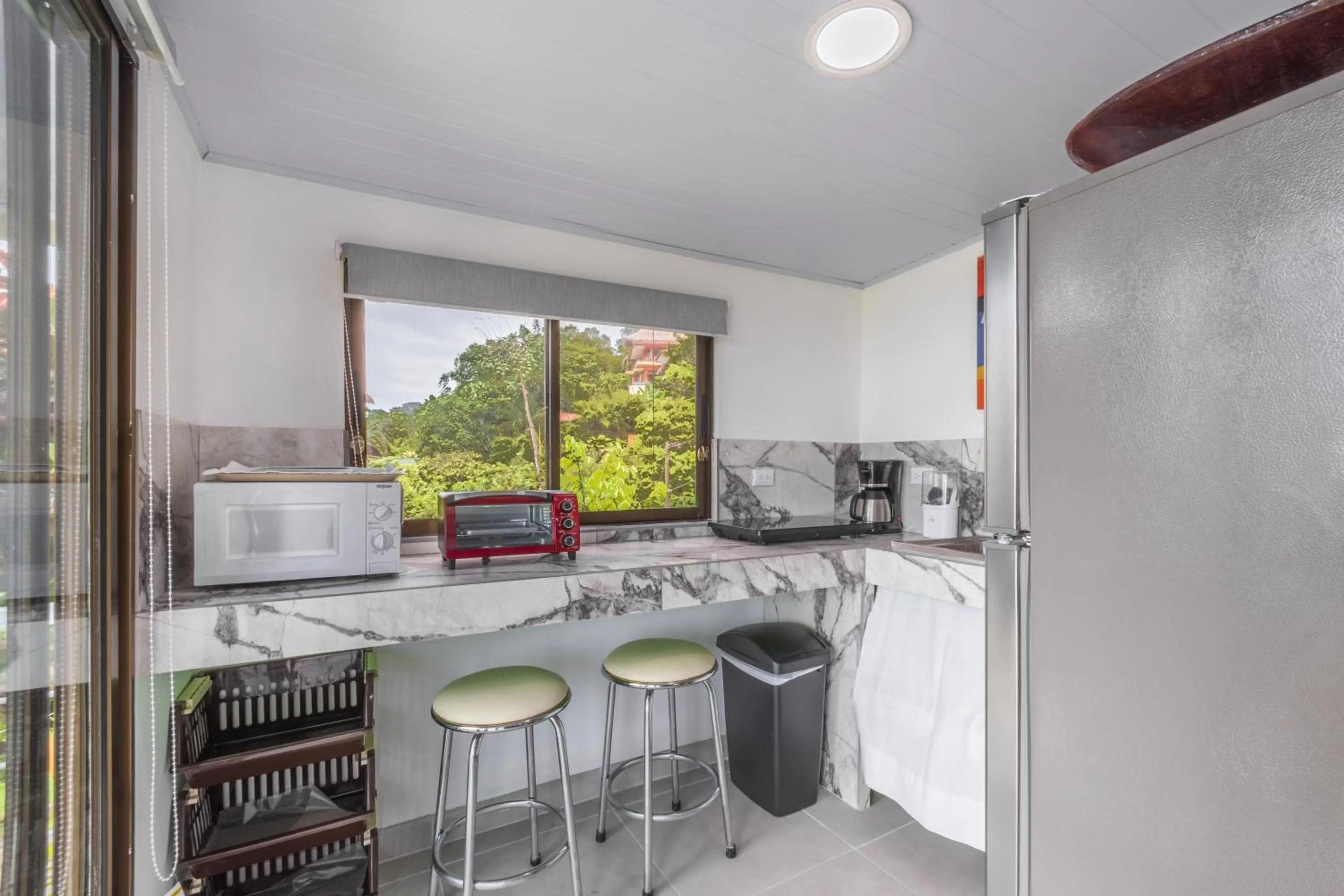 Kitchen or kitchenette in Hotel Villas de la Selva