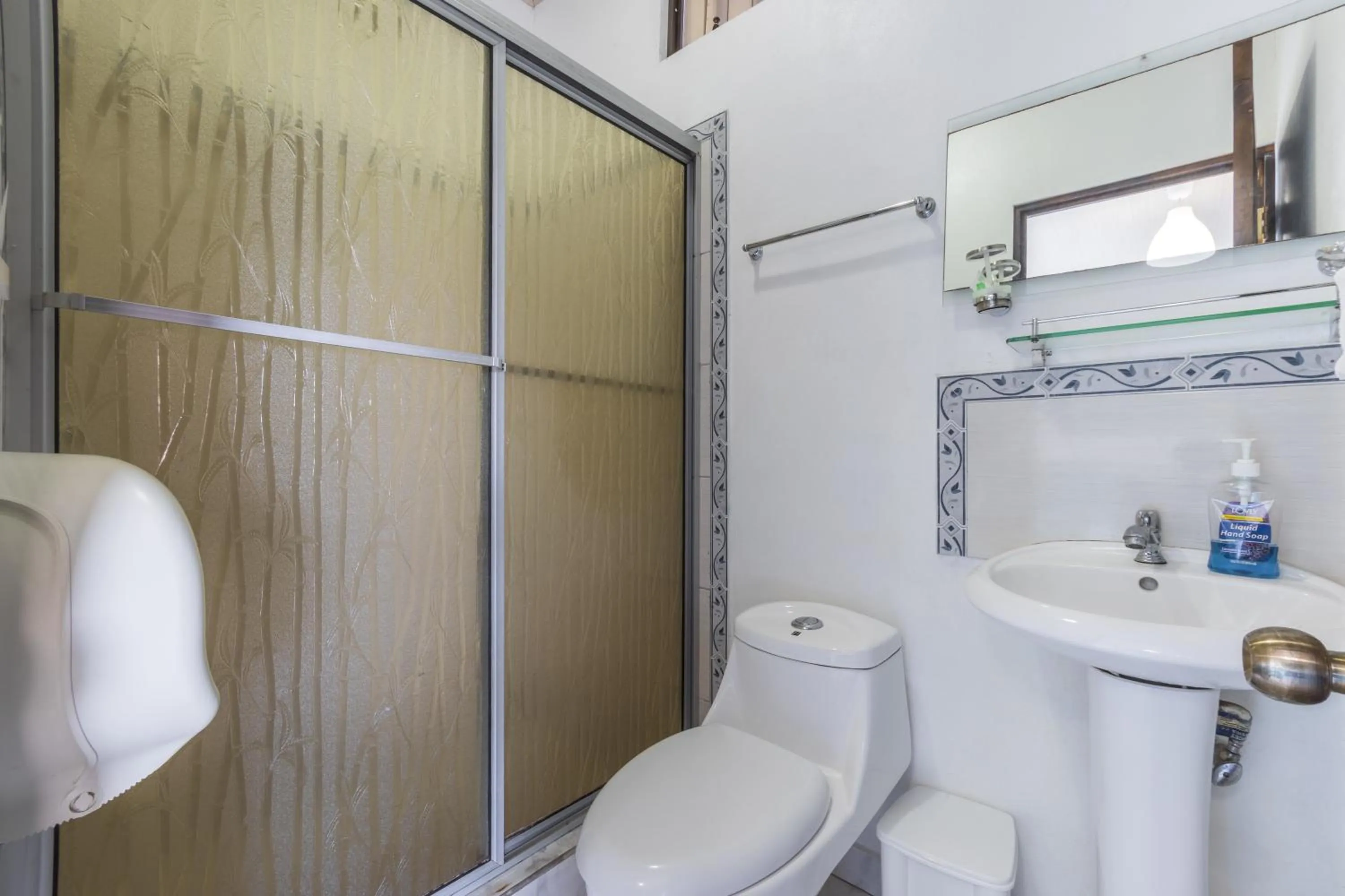 Shower in Hotel Villas de la Selva