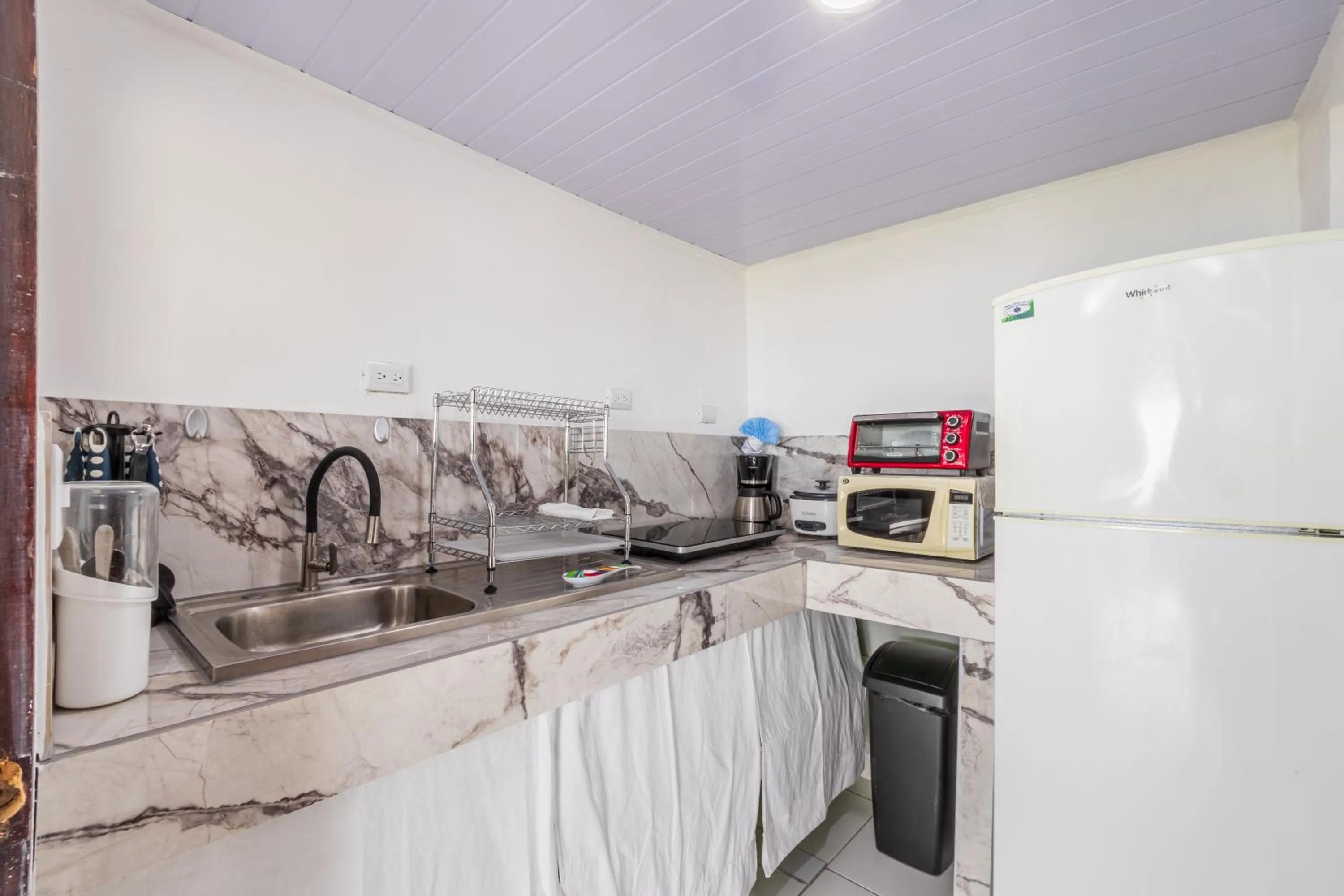 Kitchen or kitchenette in Hotel Villas de la Selva