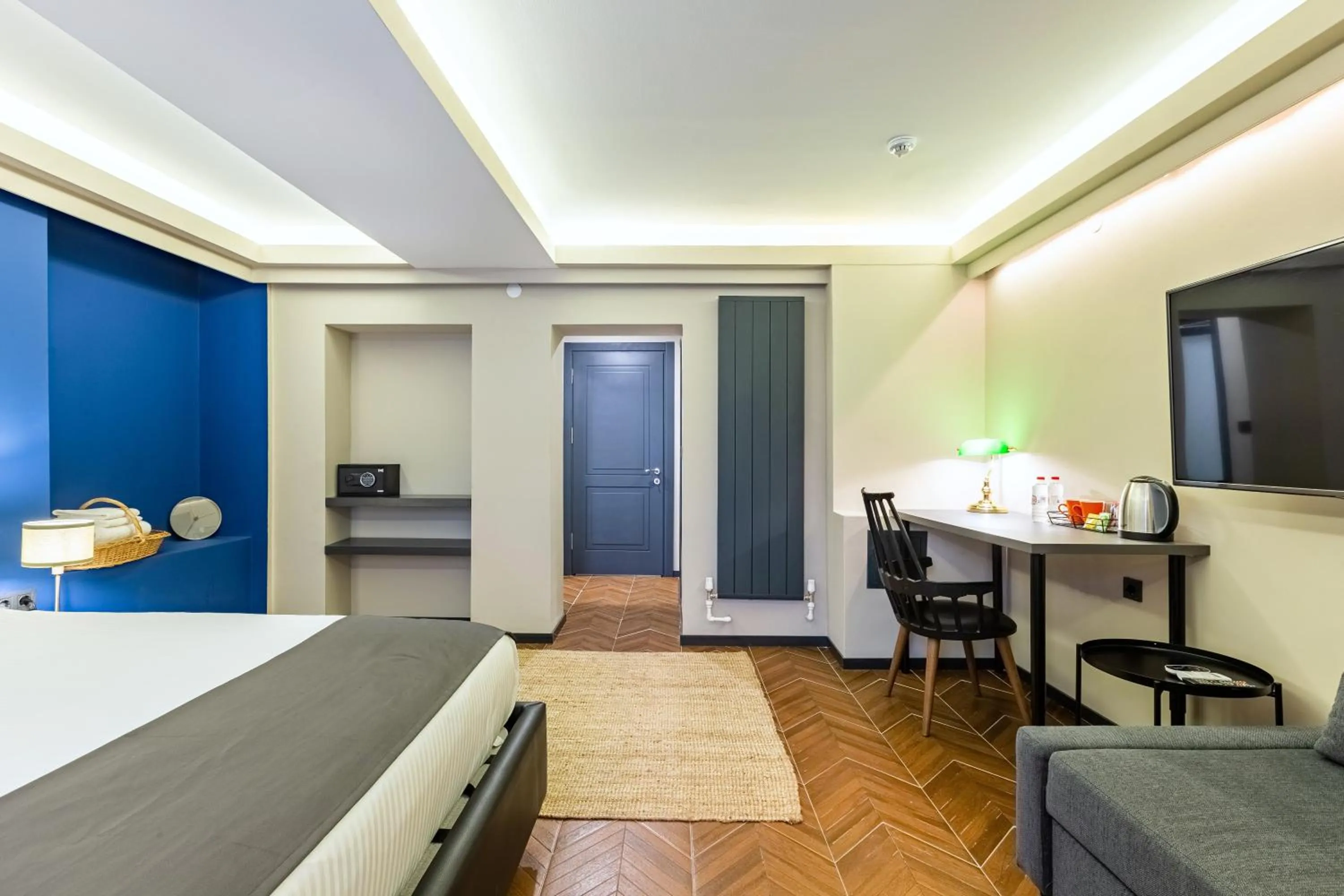 Photo of the whole room in Snog Rooms & Suites