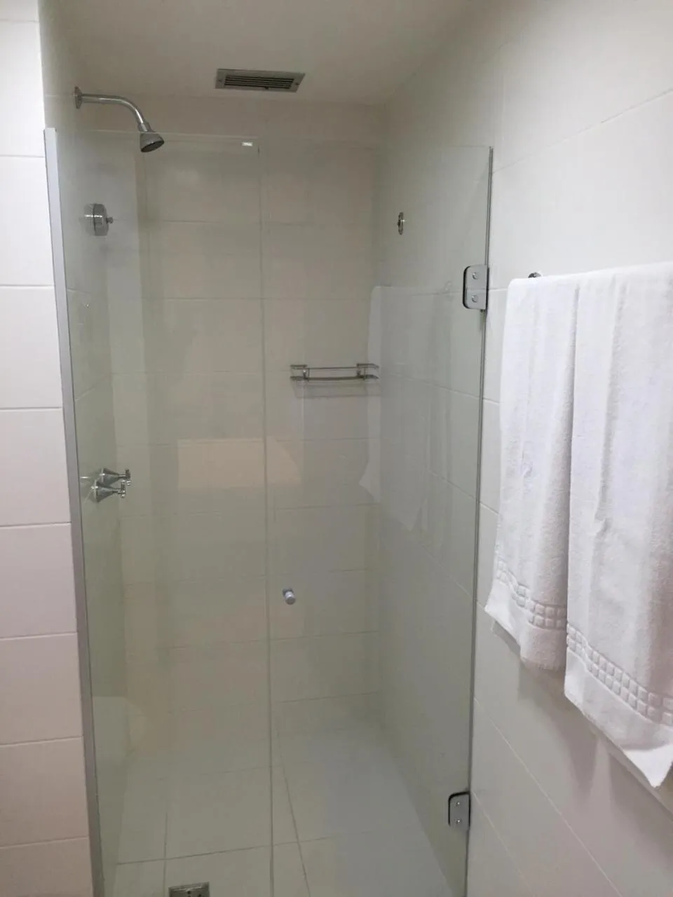 Bathroom in Flat Brasília - Setor Hoteleiro Norte