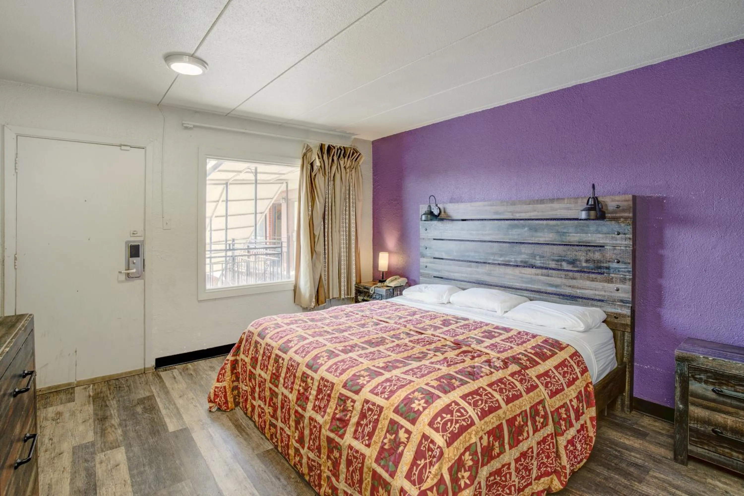 Bedroom, Bed in Hotel O Miami Inn & Suites Chicago Midway Airport