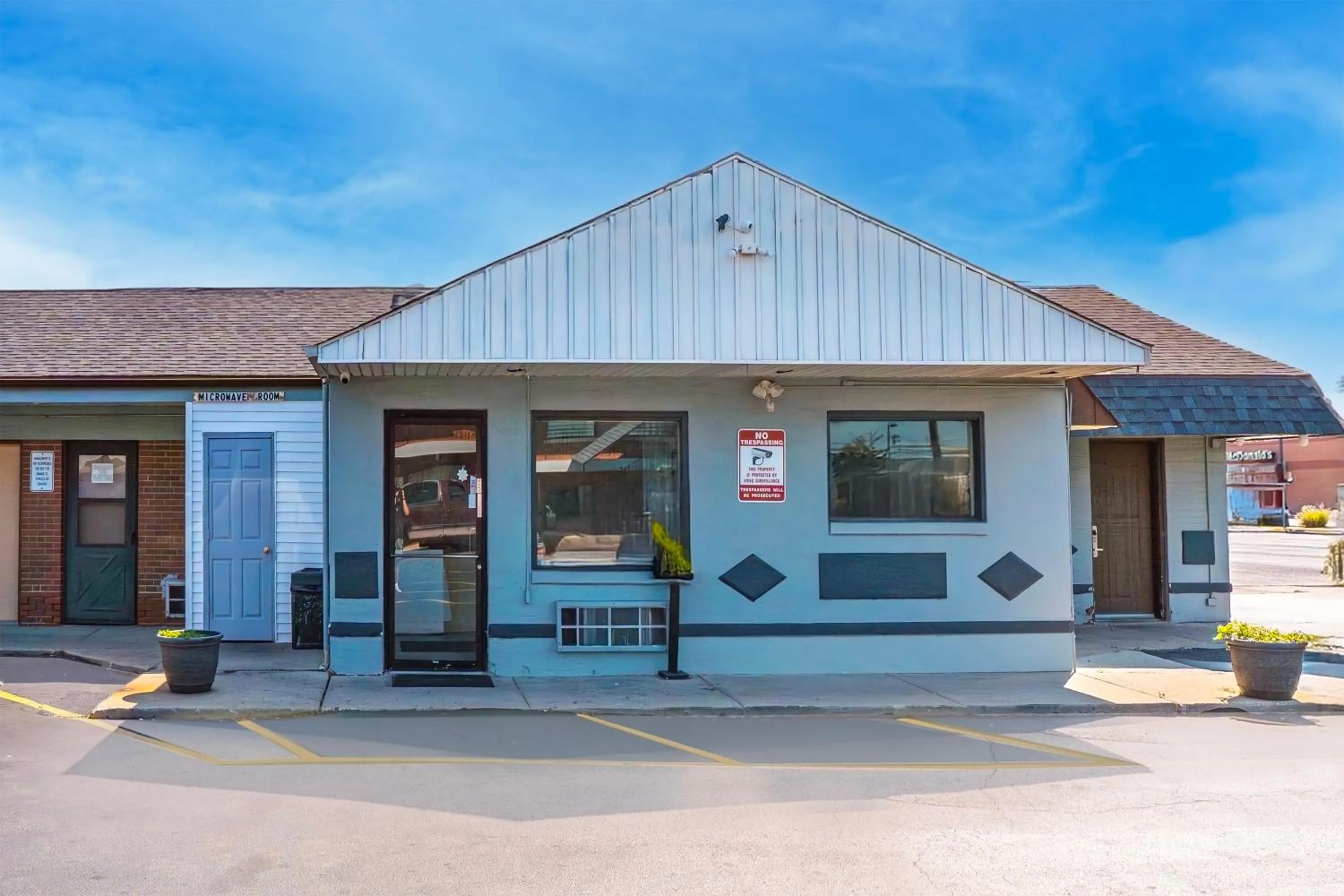 Facade/entrance in Hotel O Miami Inn & Suites Chicago Midway Airport