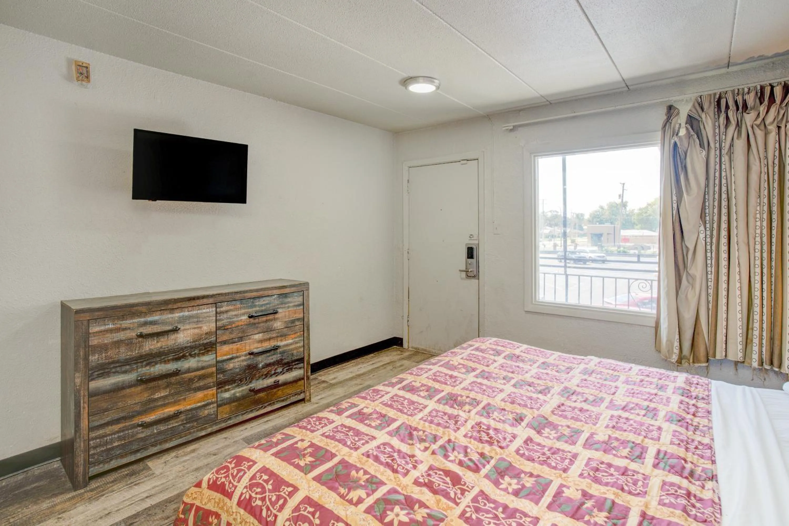 Bedroom, Bed in Hotel O Miami Inn & Suites Chicago Midway Airport