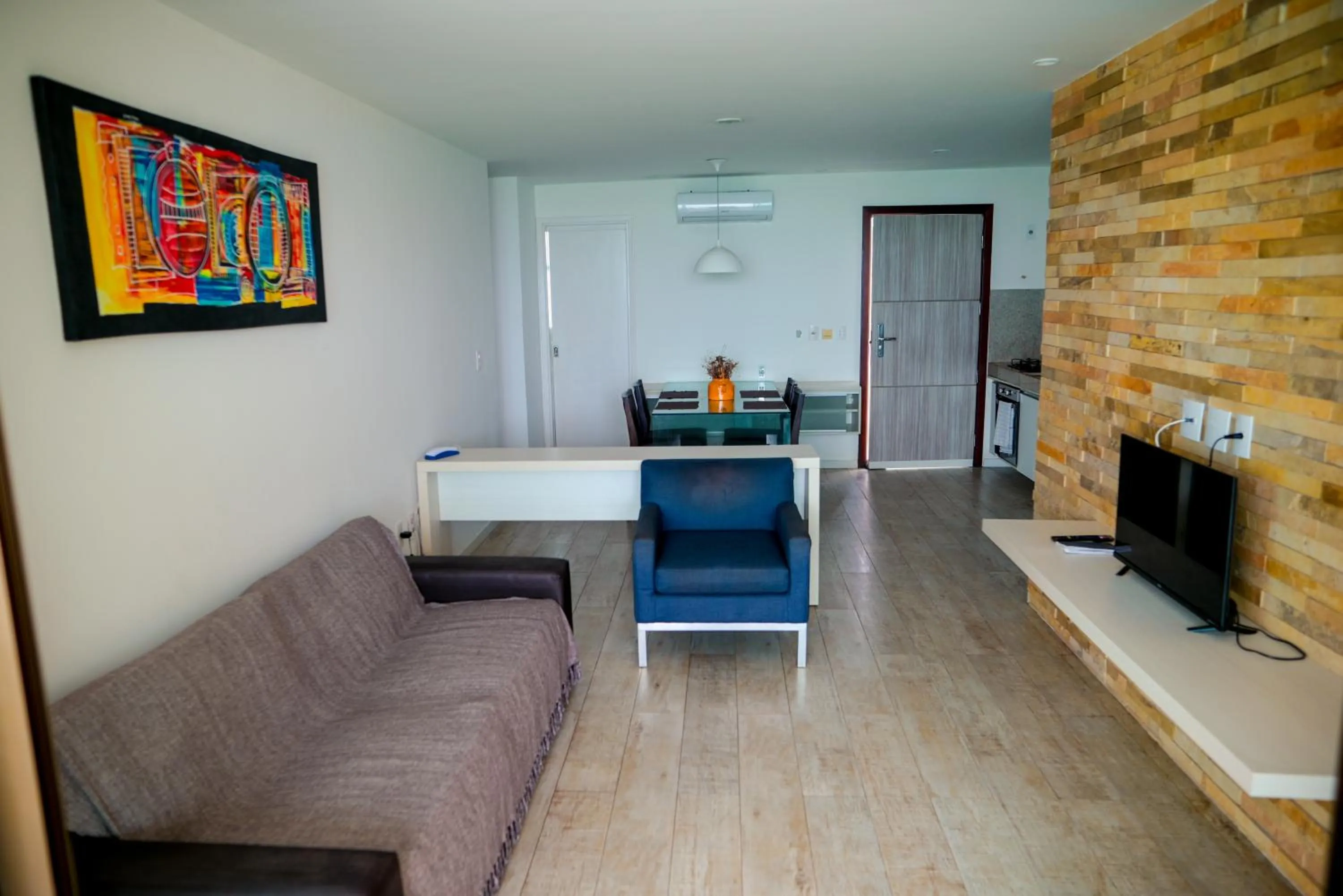 TV and multimedia in Waterfront Residence