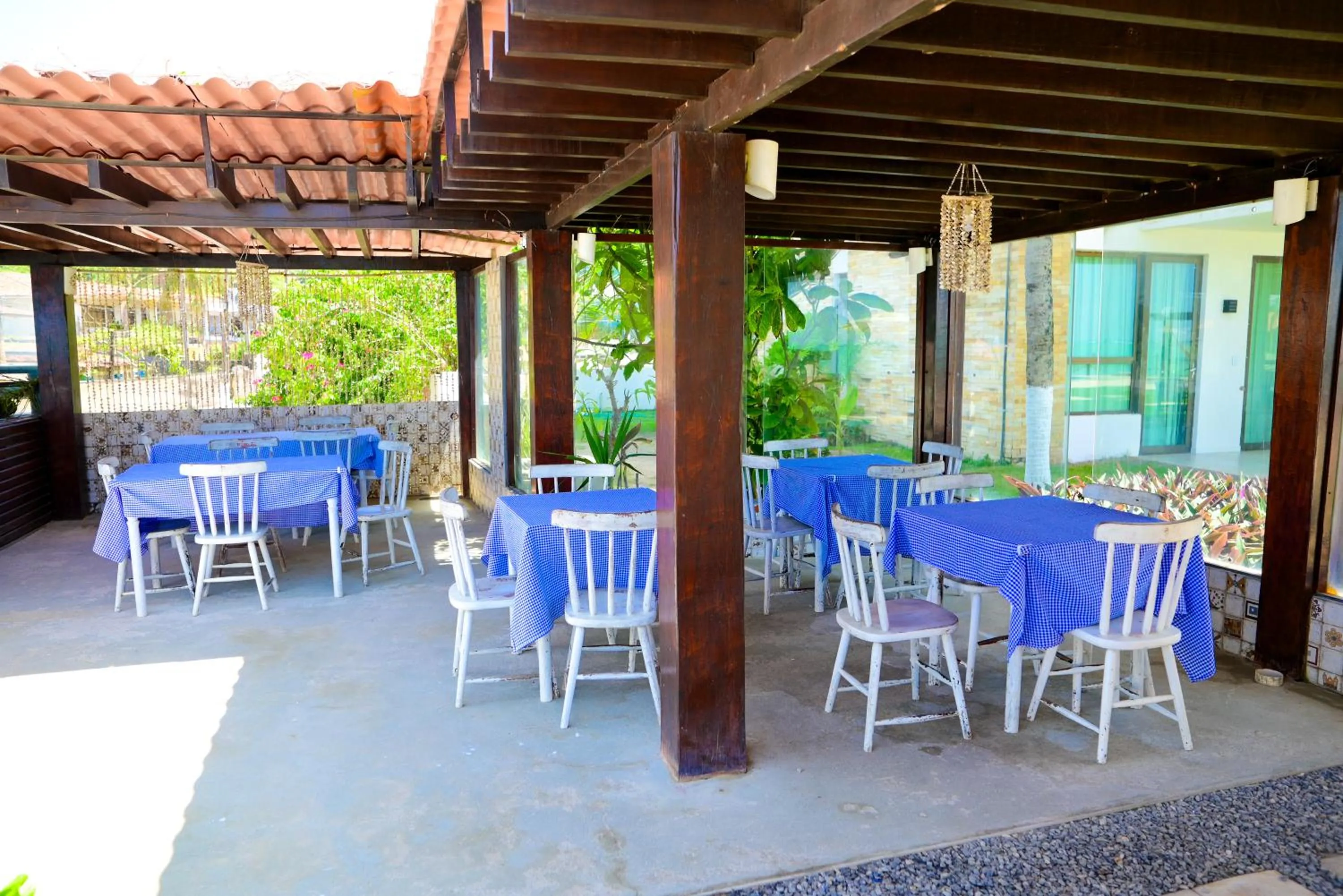 Restaurant/places to eat in Waterfront Residence