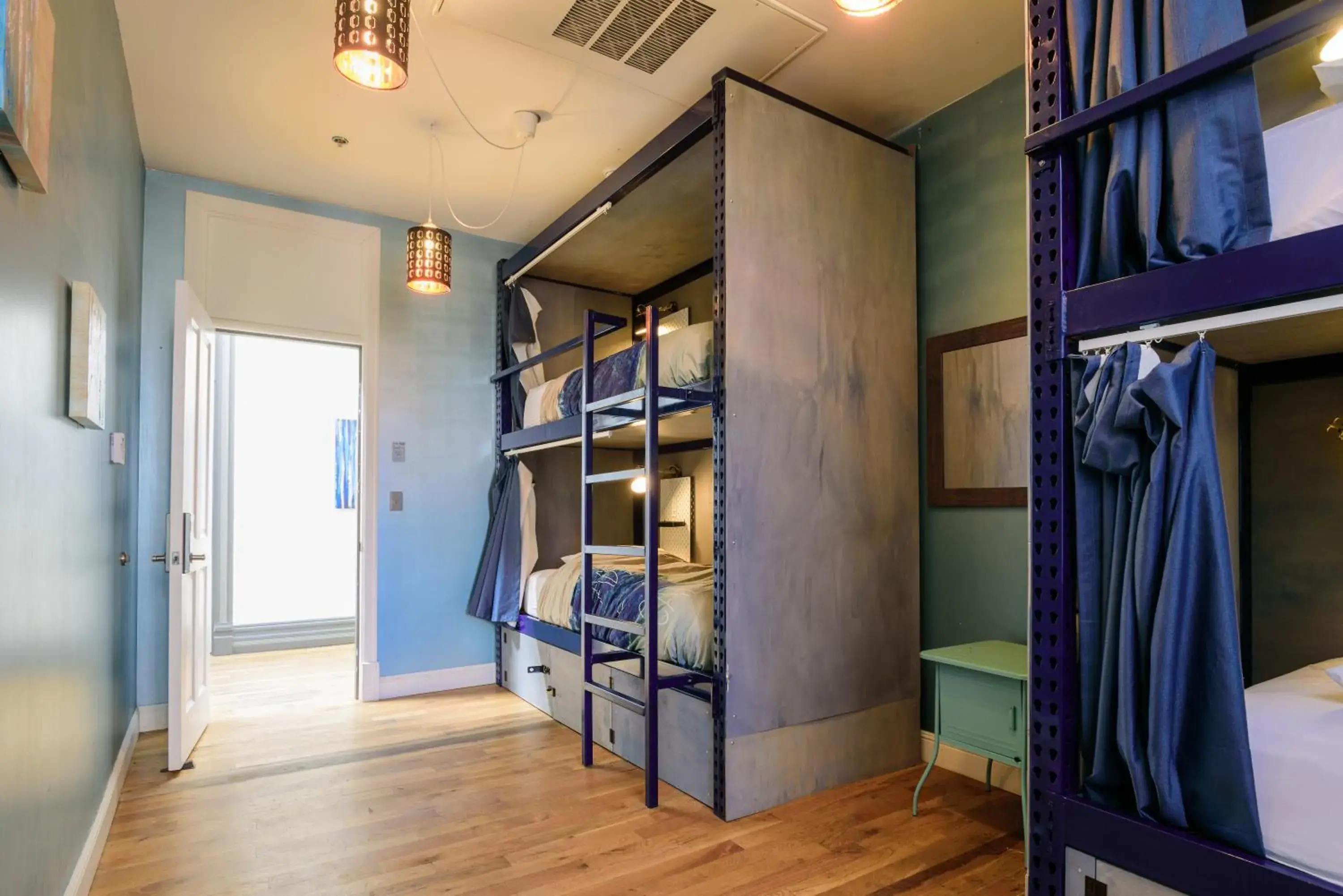 Bed in 4-Bed Mixed Dormitory Room in Hostel Fish Bed in 4-Bed Mixed Dormitory Room in Hostel Fish