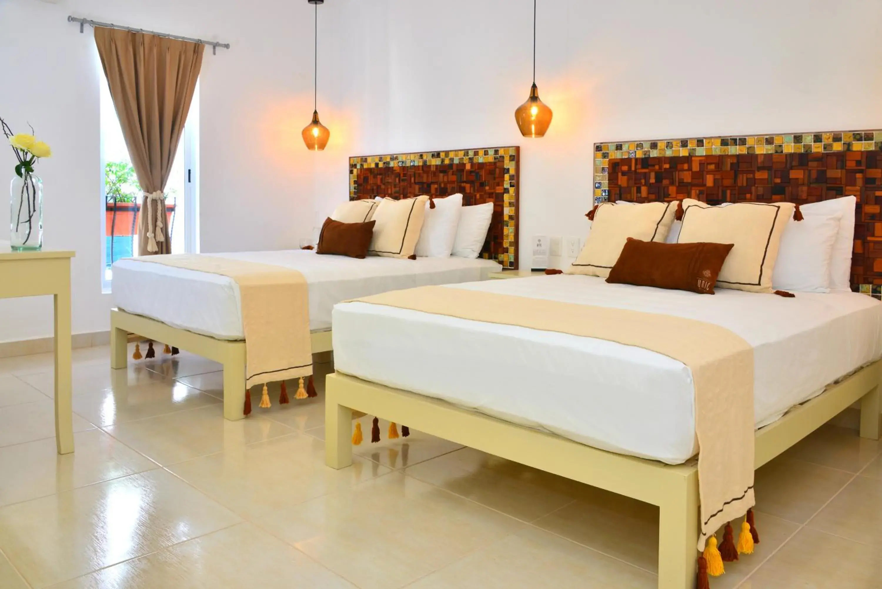 Premium Double Suite in Unic Design Hotel & Restaurant- 5th Avenue Premium Double Suite in Unic Design Hotel & Restaurant- 5th Avenue