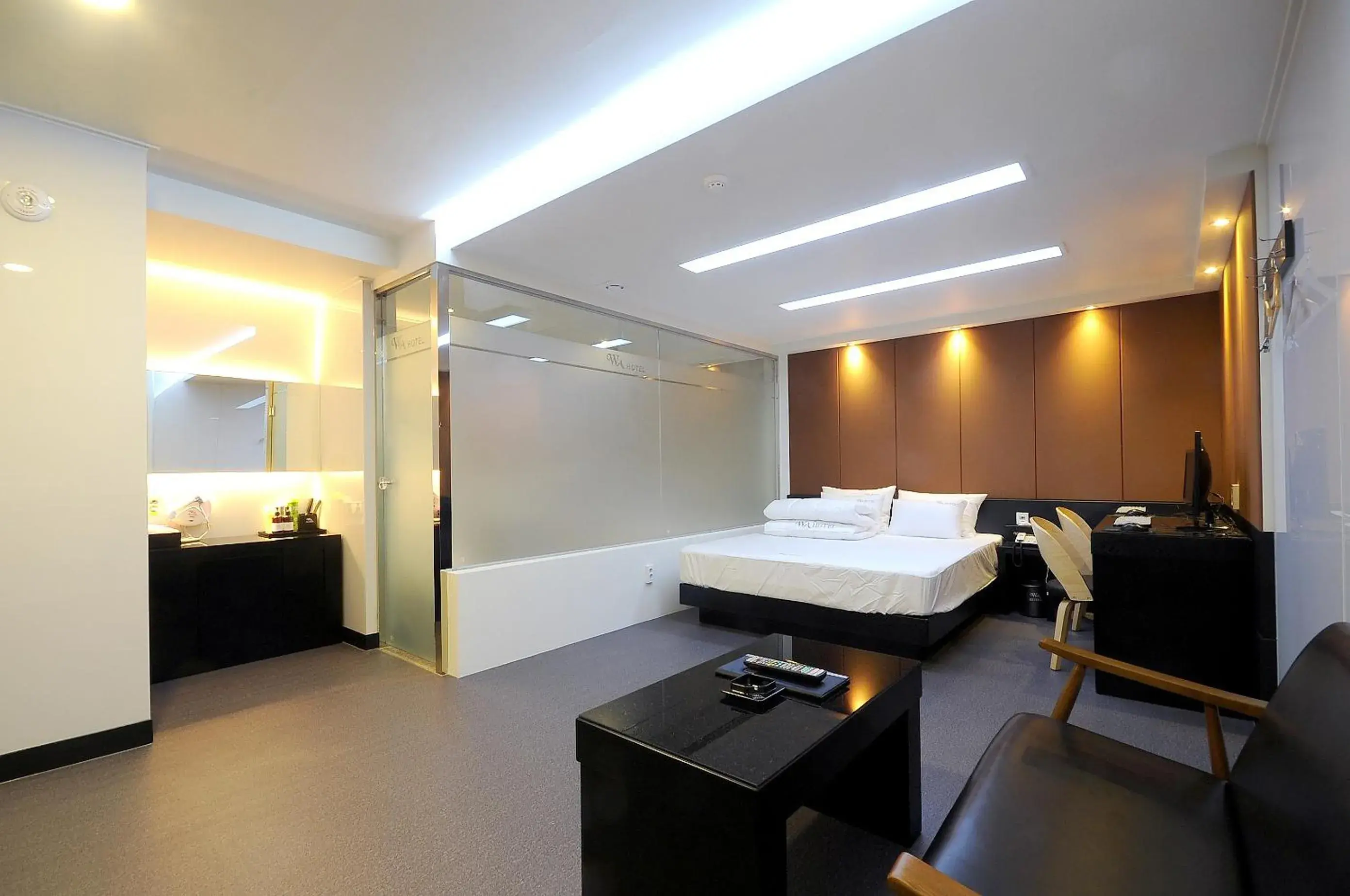 Deluxe Double Room in WA Hotel Deluxe Double Room in WA Hotel