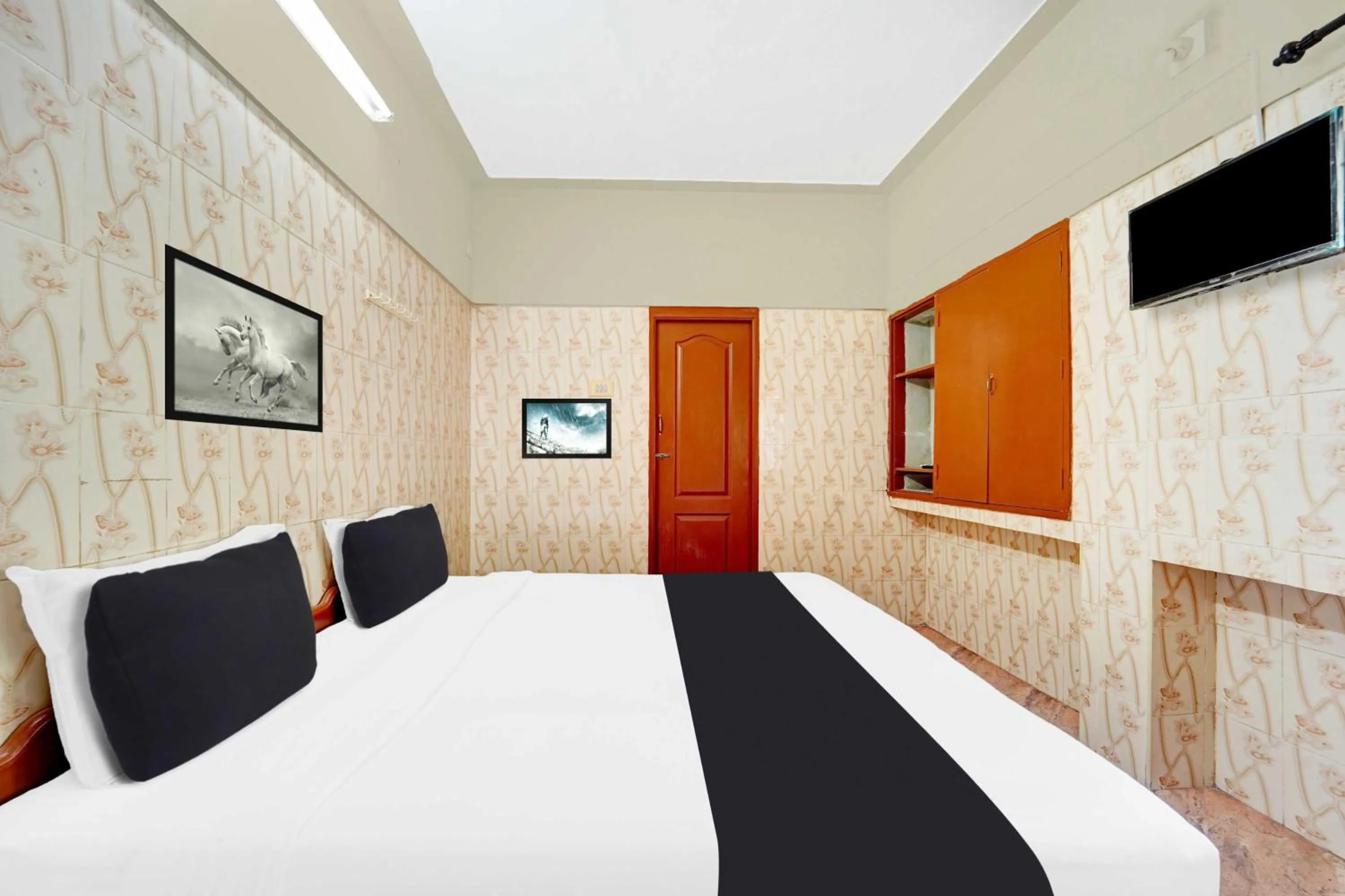 Bedroom, Bed in Collection O Central Railway Station Tiruppur