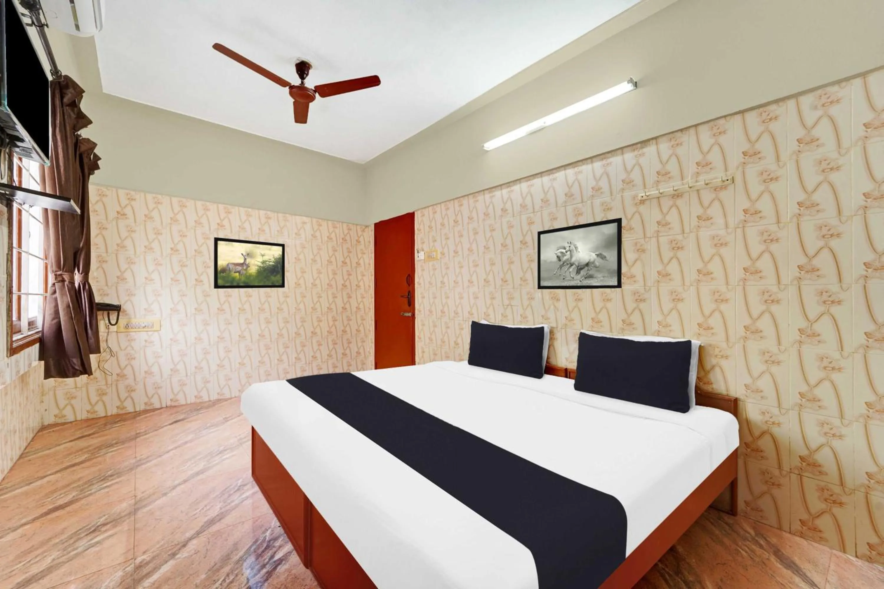 Bedroom, Bed in Collection O Central Railway Station Tiruppur